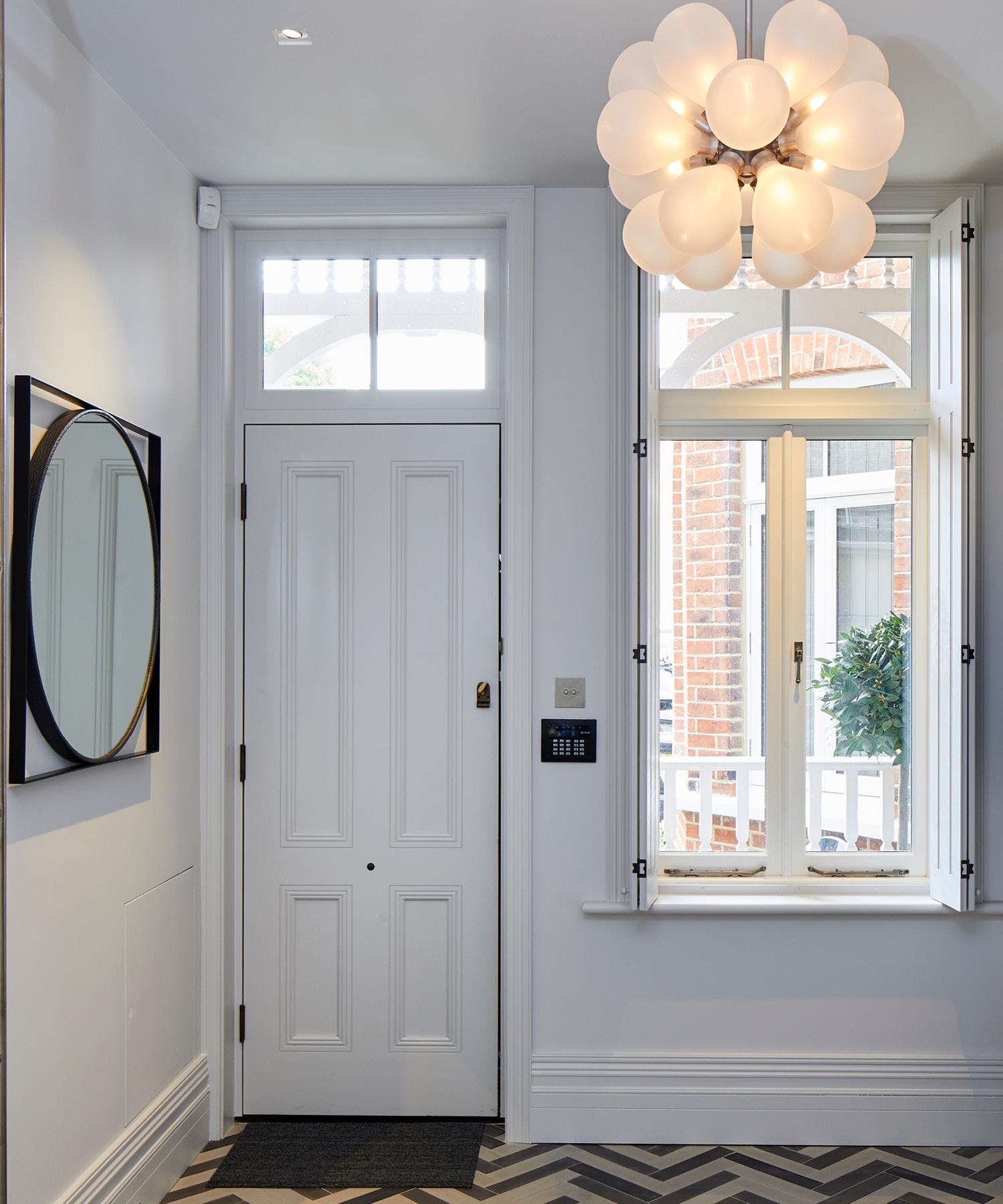 Cintola Maxi Pendant in Polished Aluminium with Rose Glass by Tom Kirk For Sale 1