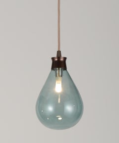 Ciondolo Cintola in bronzo satinato con vetro grigio fumo di Tom Kirk