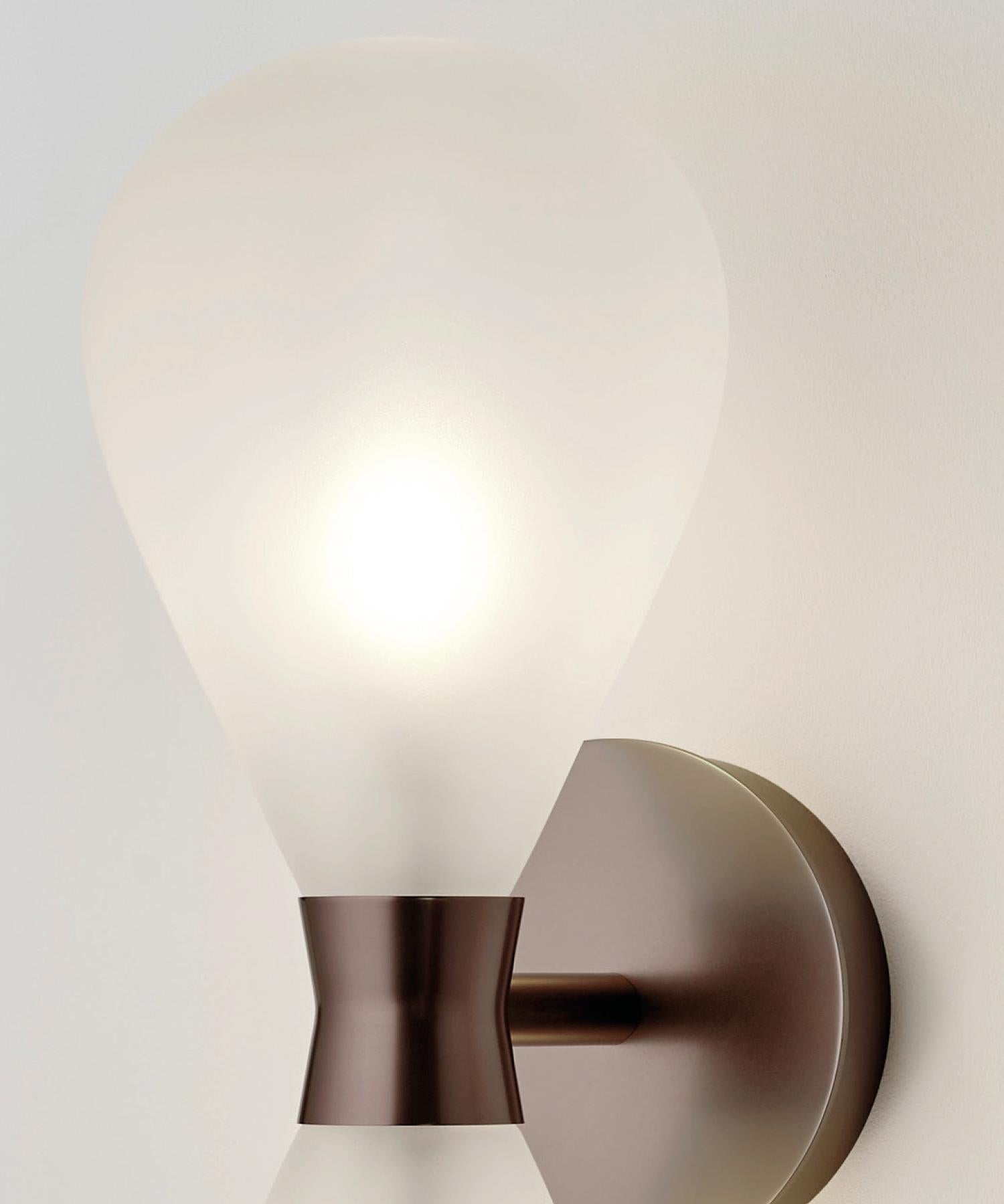 Cintola Wall Light Twin in Polished Aluminium with Bronze Handblown Glass Globes For Sale 5