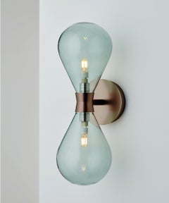 Aplique Cintola Twin en bronce satinado y cristal gris humo by Tom Kirk