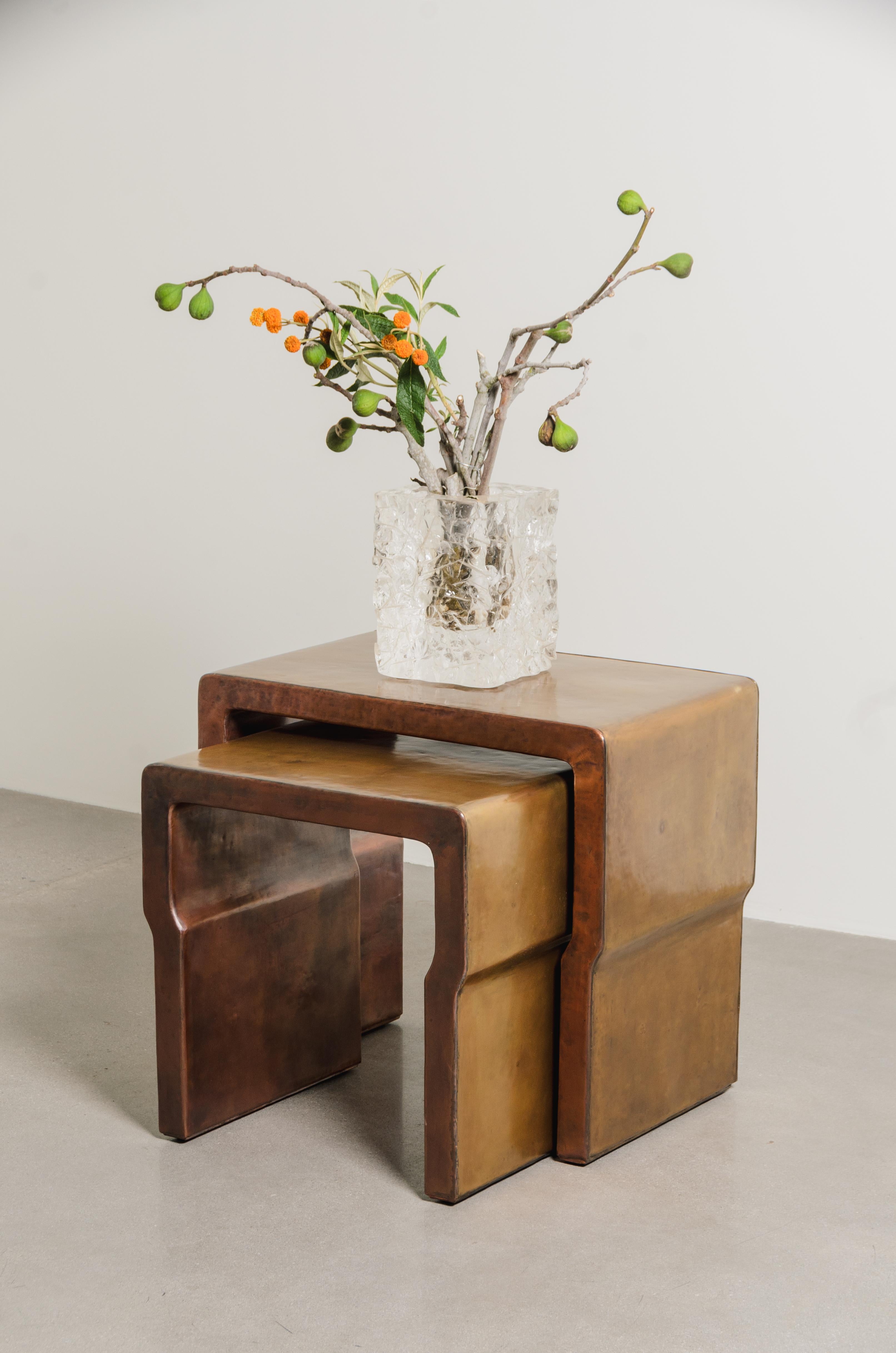 Contemporary Cintura Nesting Tables (Set of 2) in Brass and Copper by Robert Kuo, Limited For Sale