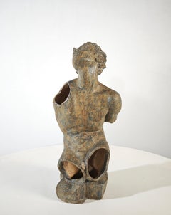 Cio Zanetta. Escultura de un torso masculino en cerámica azul verdosa. Italia, aprox. 1990/99