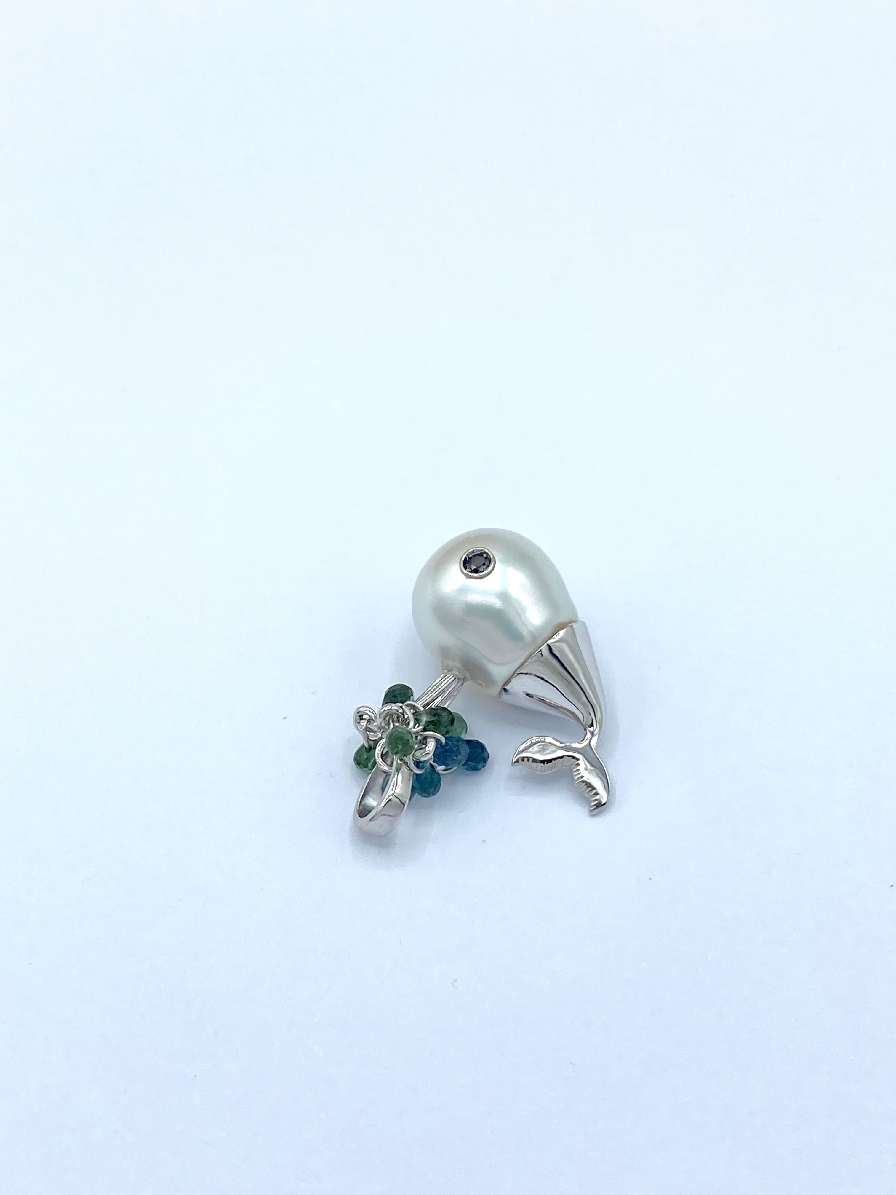 Pendentif baleine en or blanc 18Kt Perle australienne Tourmaline Diamant noir en vente 2