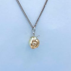 Pendant/Charm Ladybug good luck charm in 18Kt gold and pearl  of the South Seas