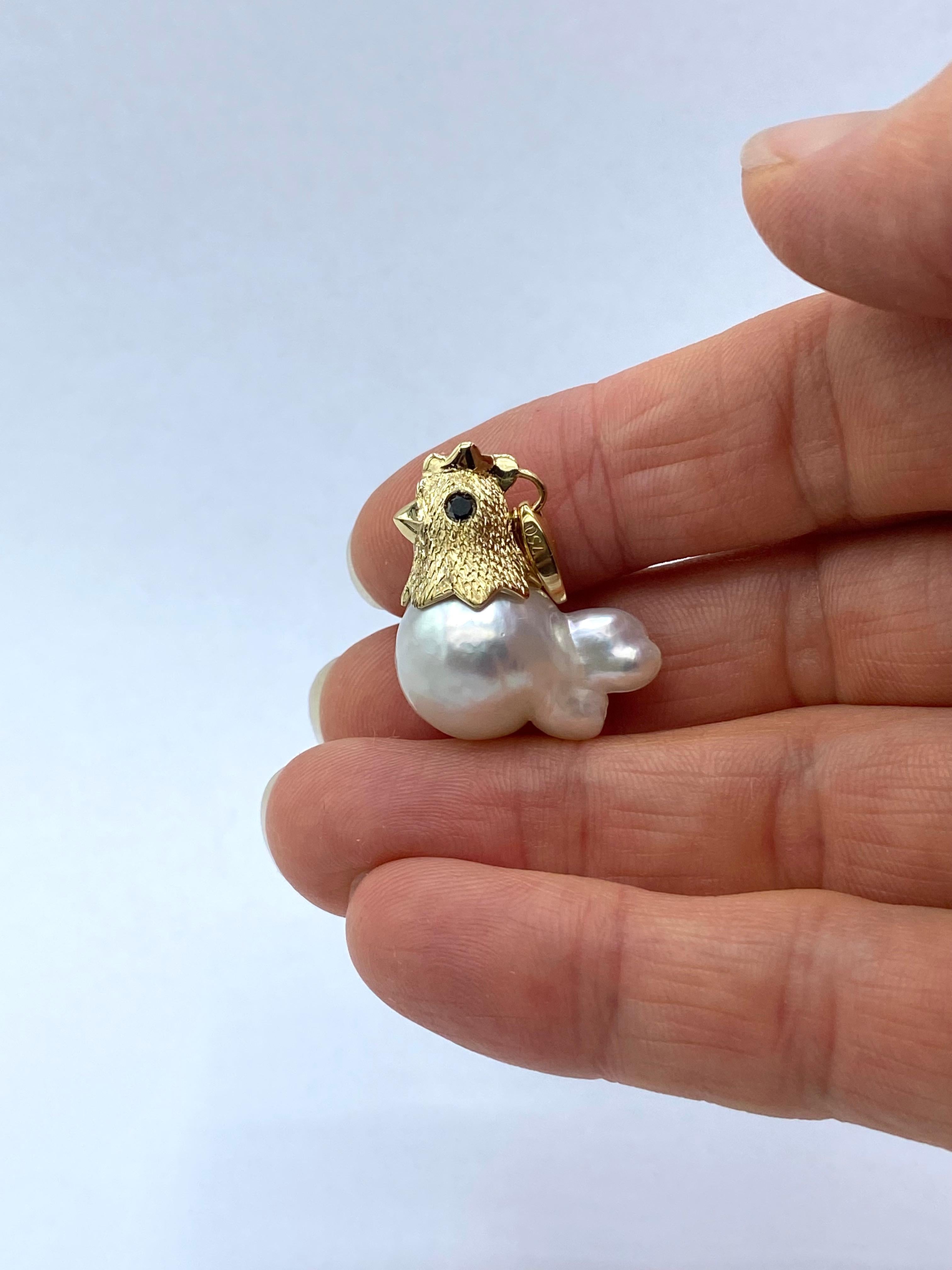 18Kt Gold Hen Pendant/Charm with Australian Pearl and Black Diamonds For Sale 2