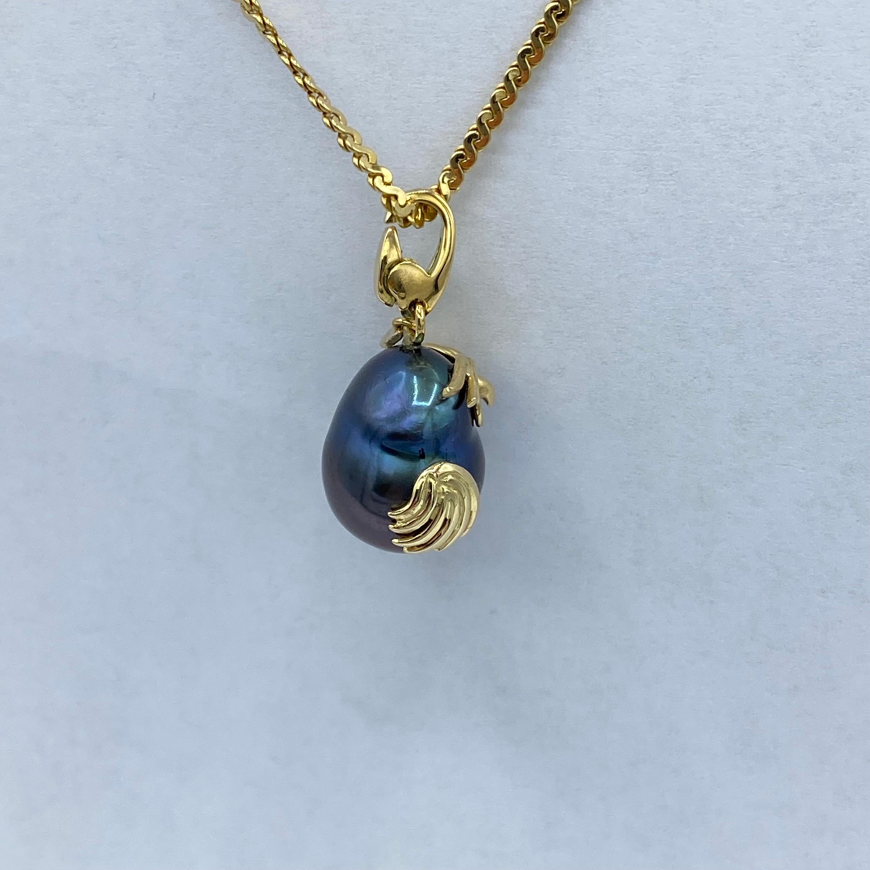 Pendant/Charm Owl in 18Kt gold black diamonds and Tahiti pearl For Sale 4