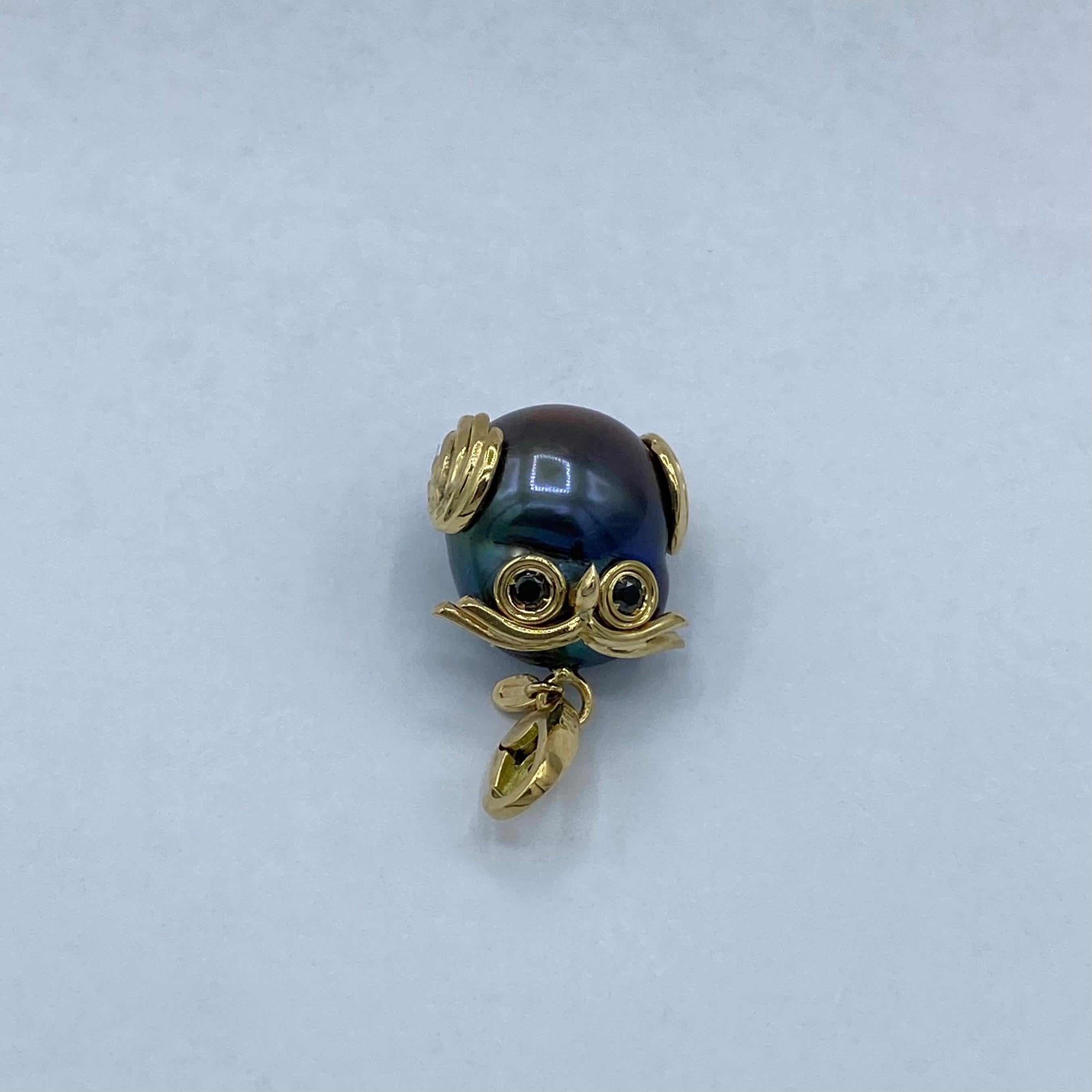 Round Cut Pendant/Charm Owl in 18Kt gold black diamonds and Tahiti pearl For Sale