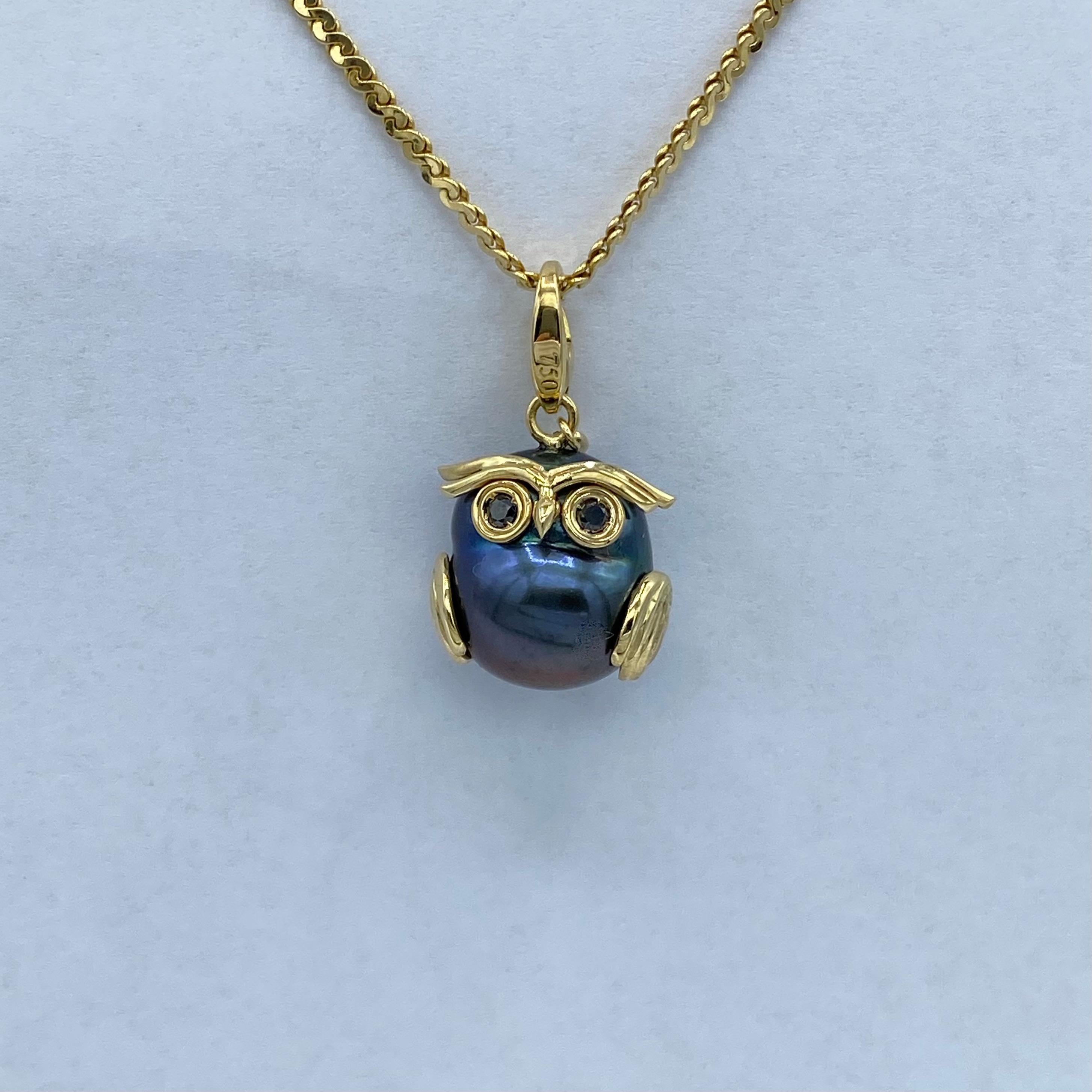 Pendant/Charm Owl in 18Kt gold black diamonds and Tahiti pearl For Sale 1