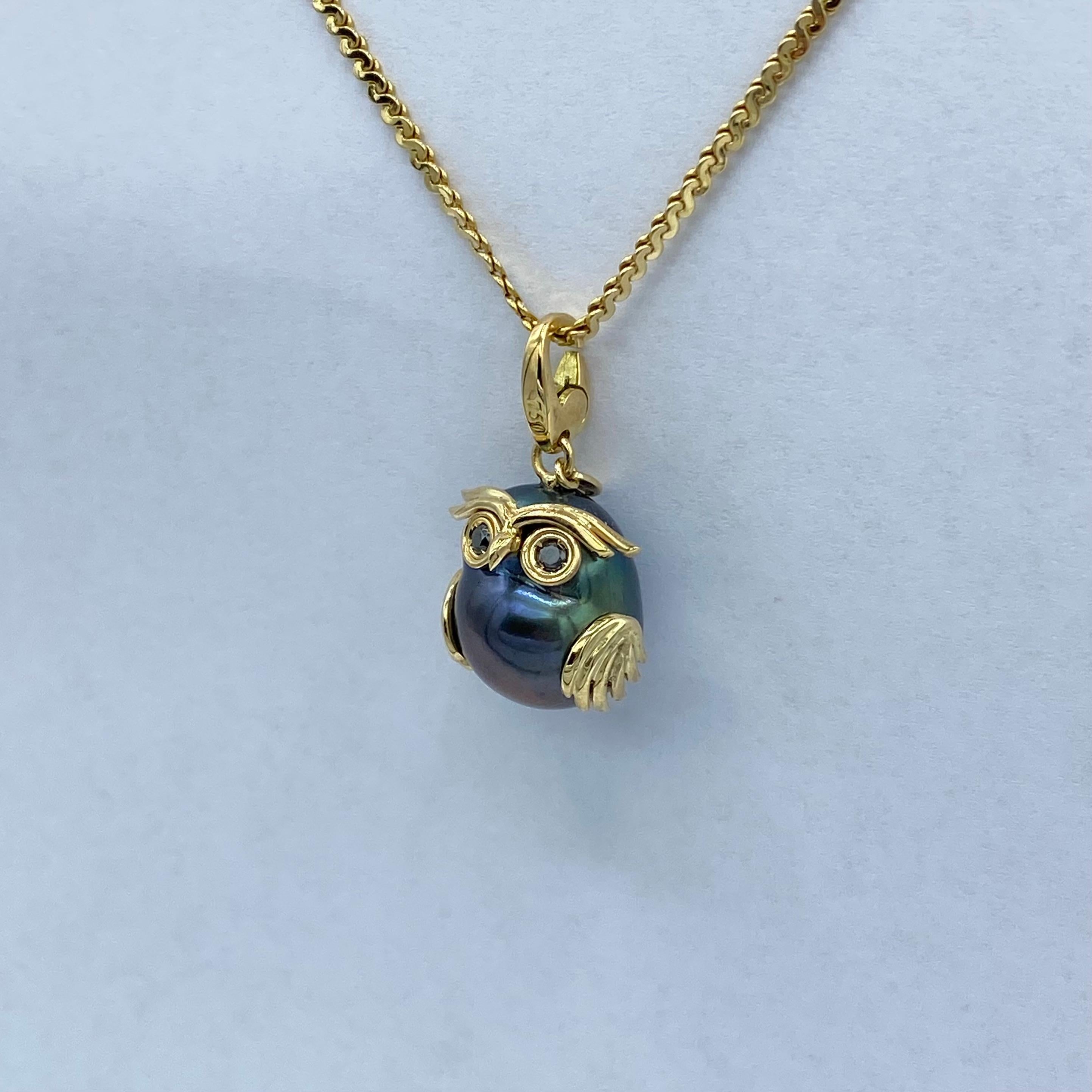Pendant/Charm Owl in 18Kt gold black diamonds and Tahiti pearl For Sale 3