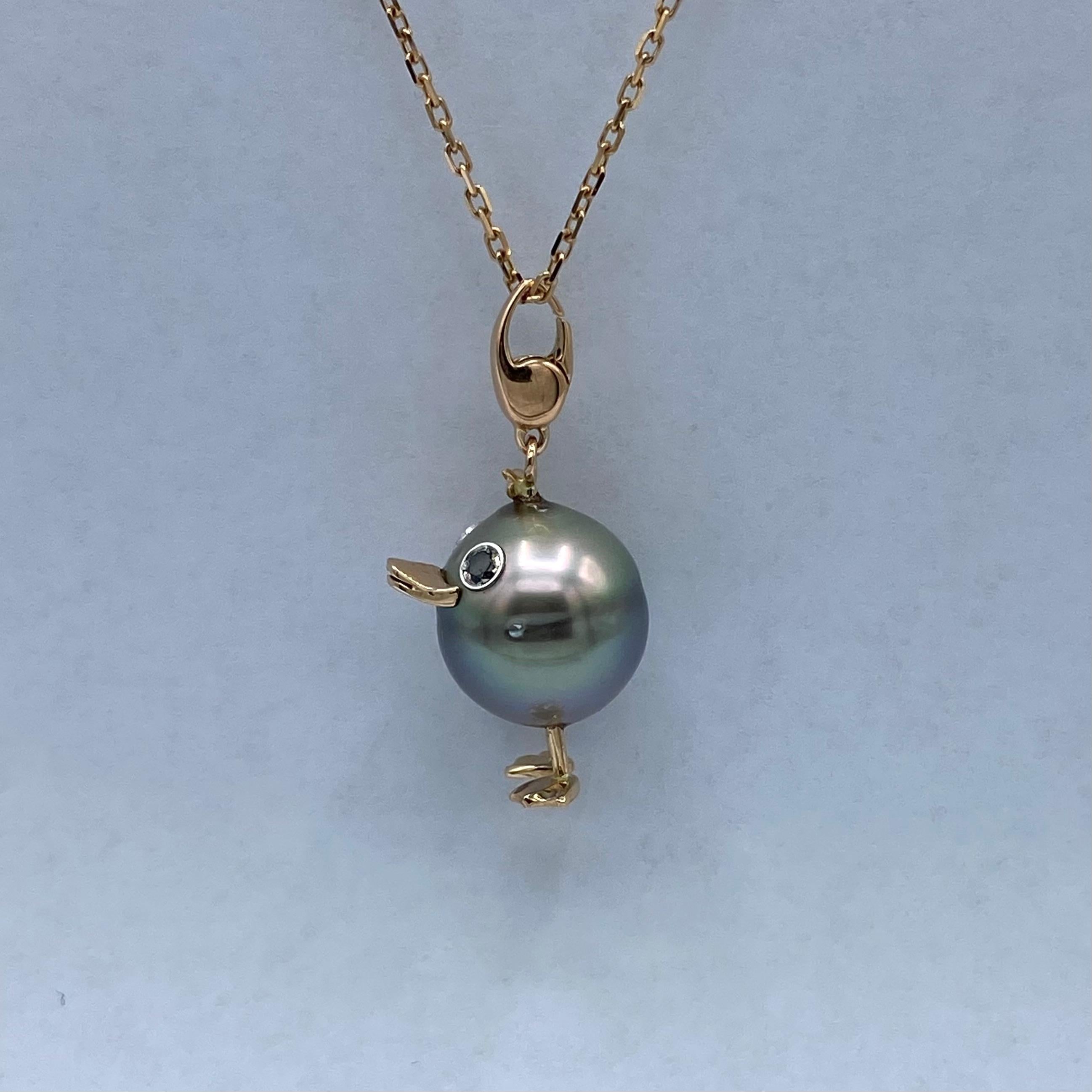 18Kt rose gold Duck pendant/ Charm with Tahiti pearl and black diamonds For Sale 5