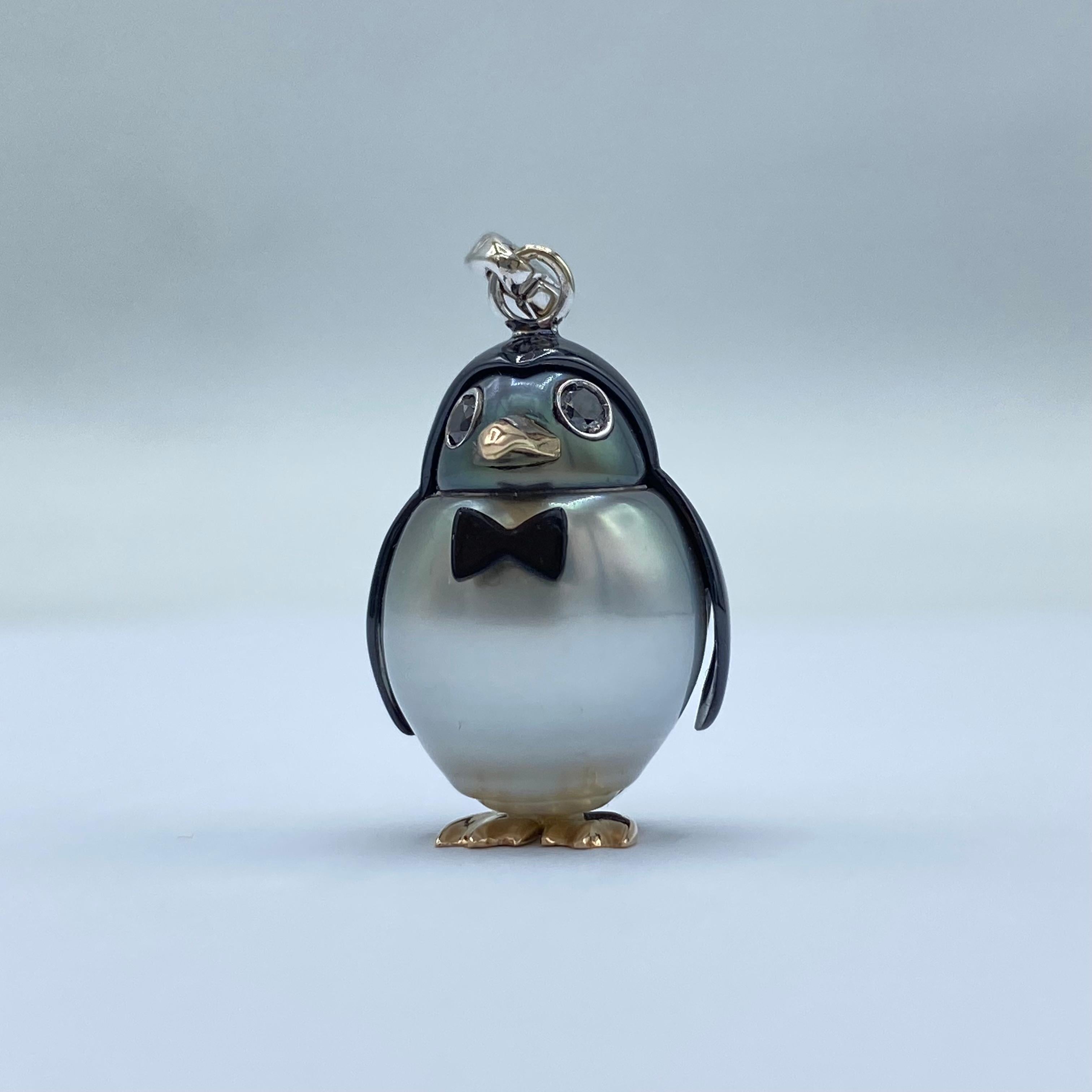 18Kt gold penguin pendant/charm with black diamond Tahiti pearl For Sale 2
