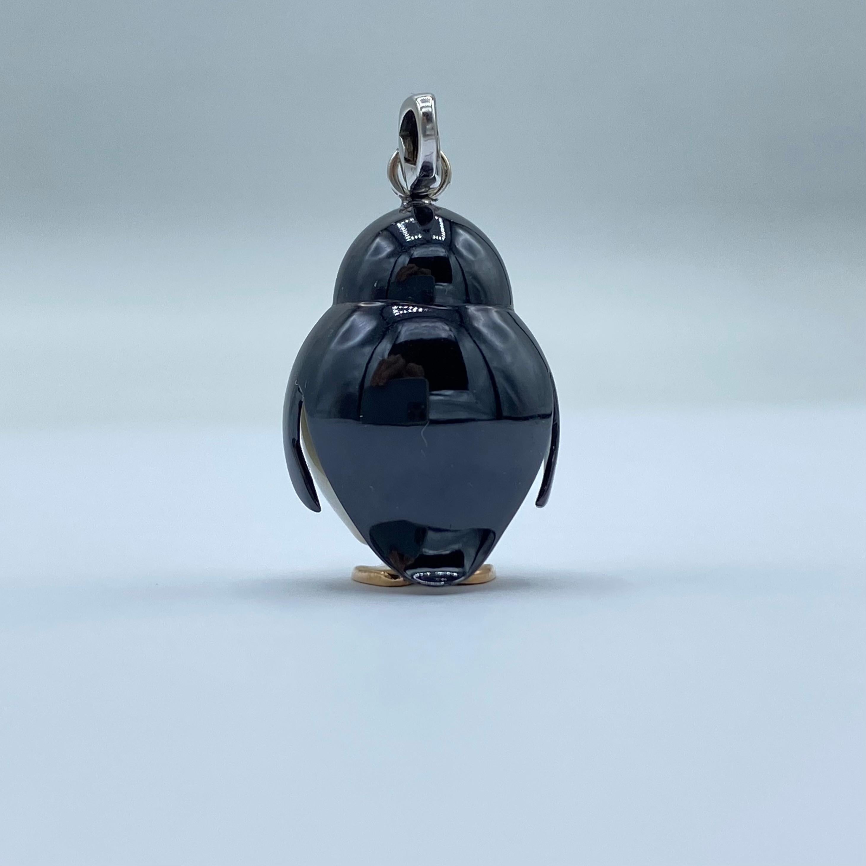 18Kt gold penguin pendant/charm with black diamond Tahiti pearl For Sale 3