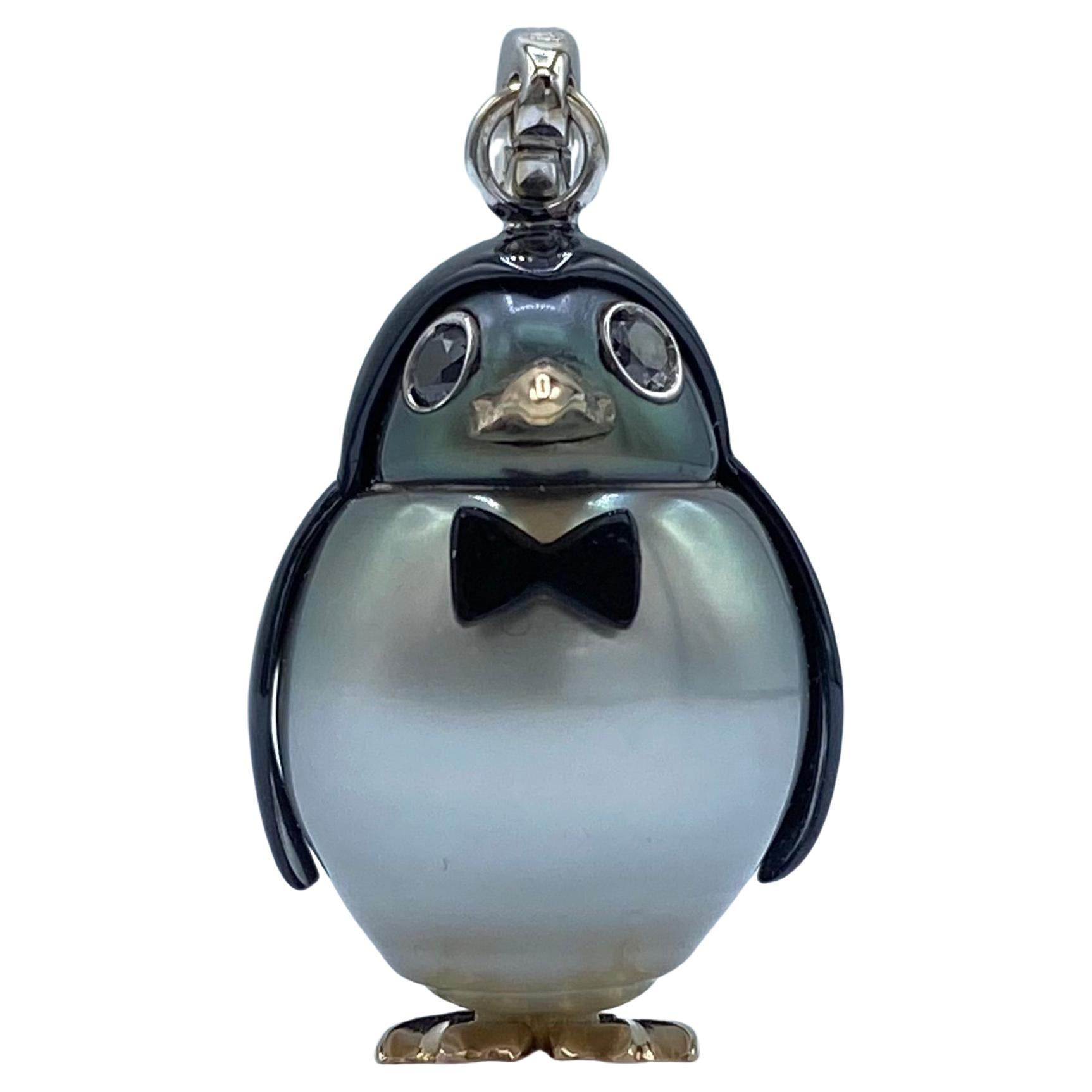 Colgante/dije pingüino de oro de 18 quilates con cuenta de diamante negro de Tahití