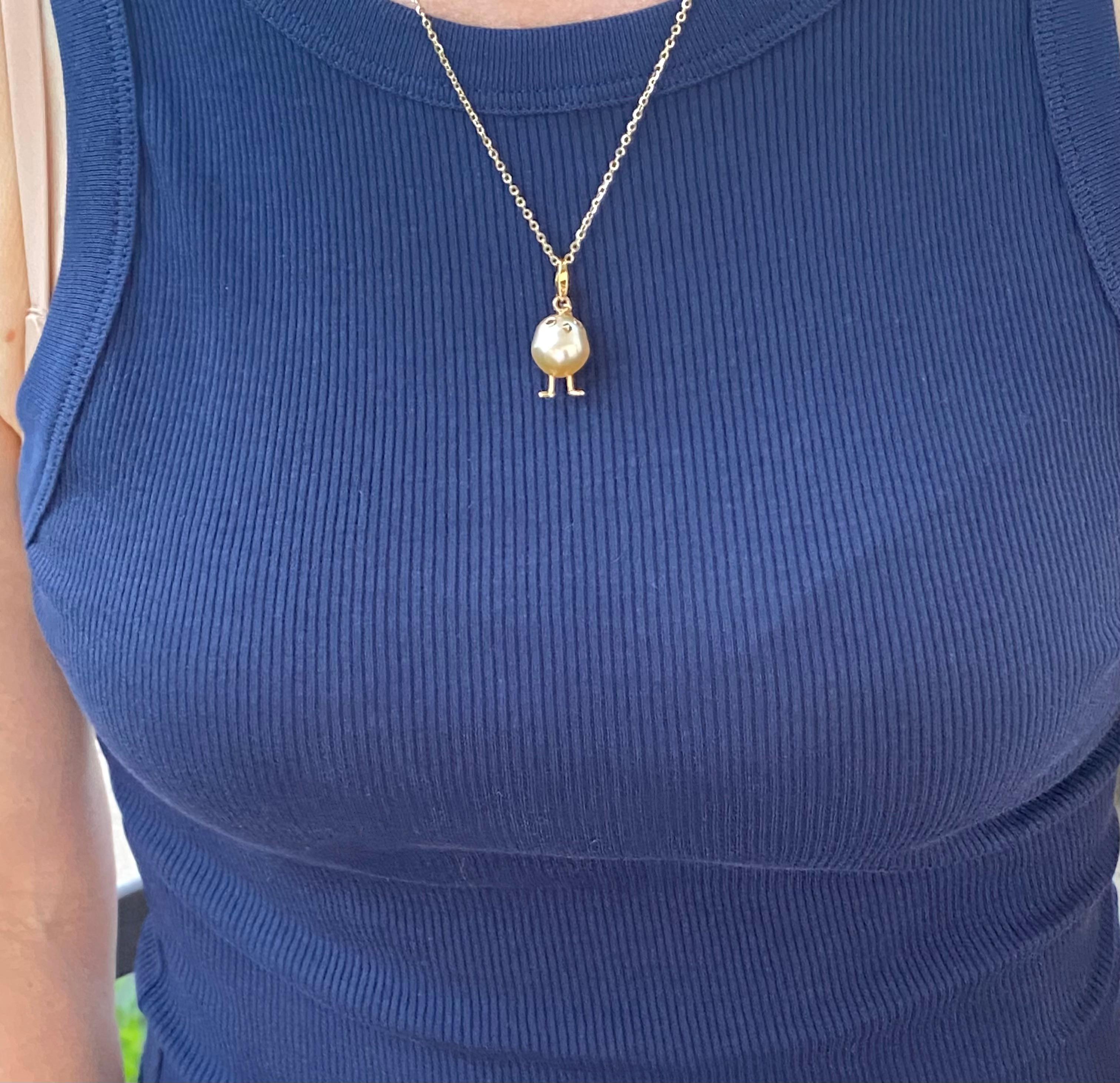 Pendant/ Charm Chick in 18Kt Gold Diamonds South Sea Pearl 5