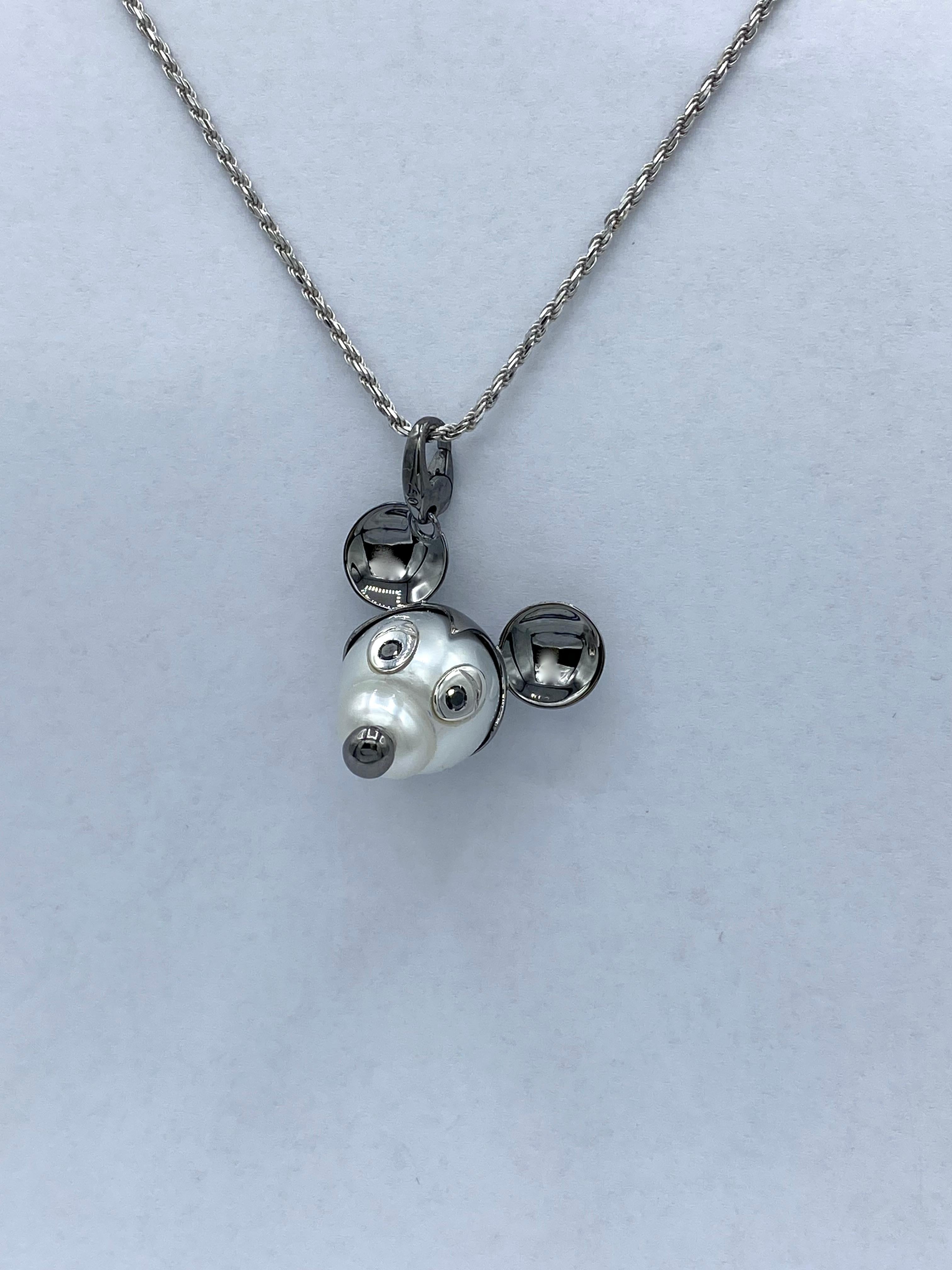 Mickey Mouse pendant/ Charm in 18Kt gold black diamonds and Australian pearl In New Condition For Sale In Bussolengo, Verona