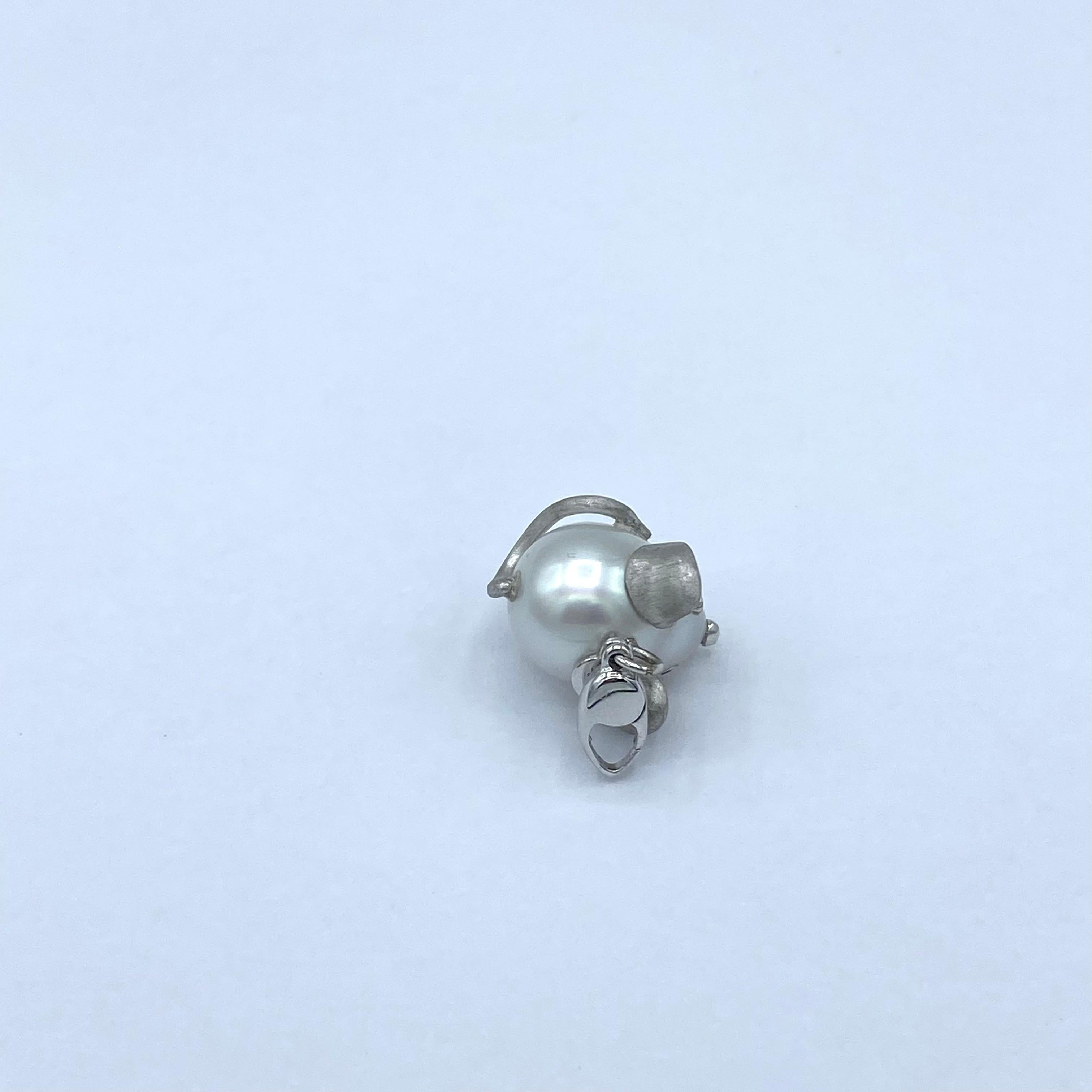 Ciondolo/Charm Topolino in oro 18Kt diamanti neri e perla Australiana In New Condition For Sale In Bussolengo, Verona
