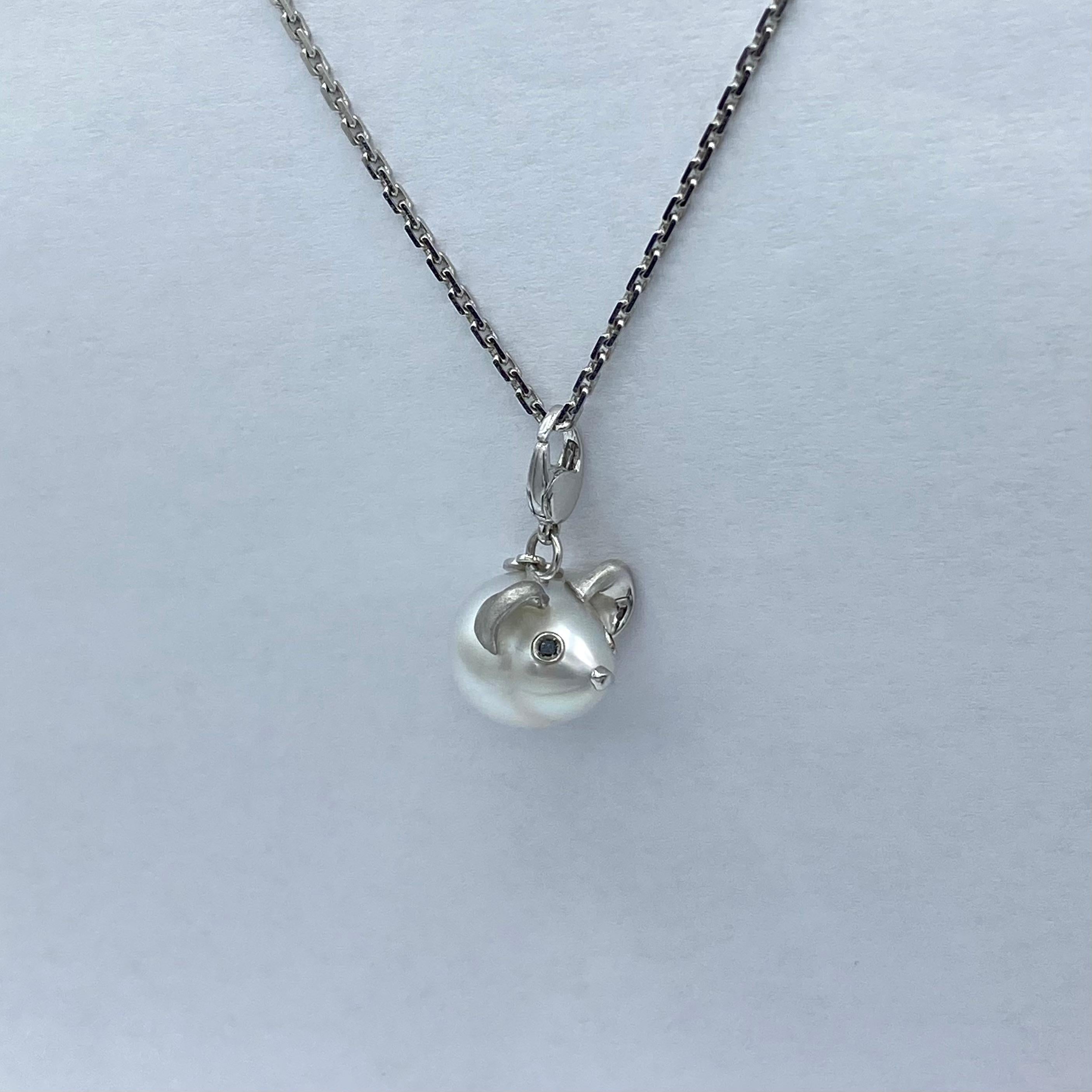 Women's or Men's Ciondolo/Charm Topolino in oro 18Kt diamanti neri e perla Australiana For Sale