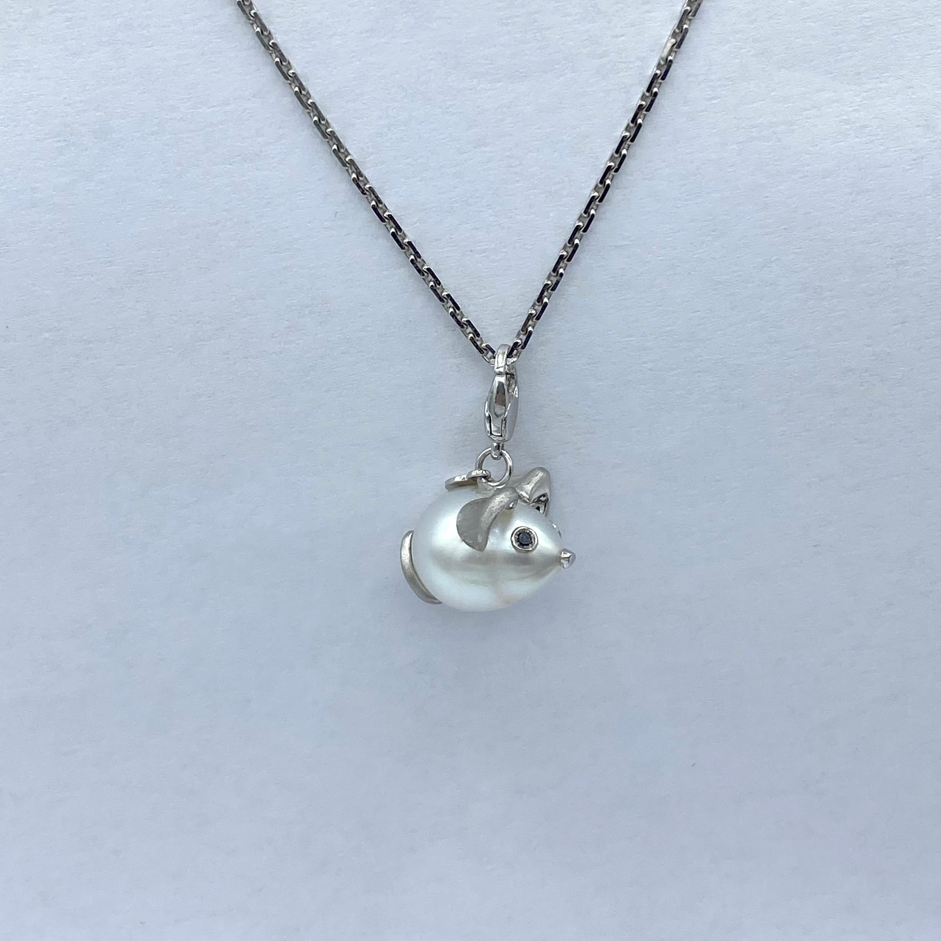 Ciondolo/Charm Topolino in oro 18Kt diamanti neri e perla Australiana For Sale 1