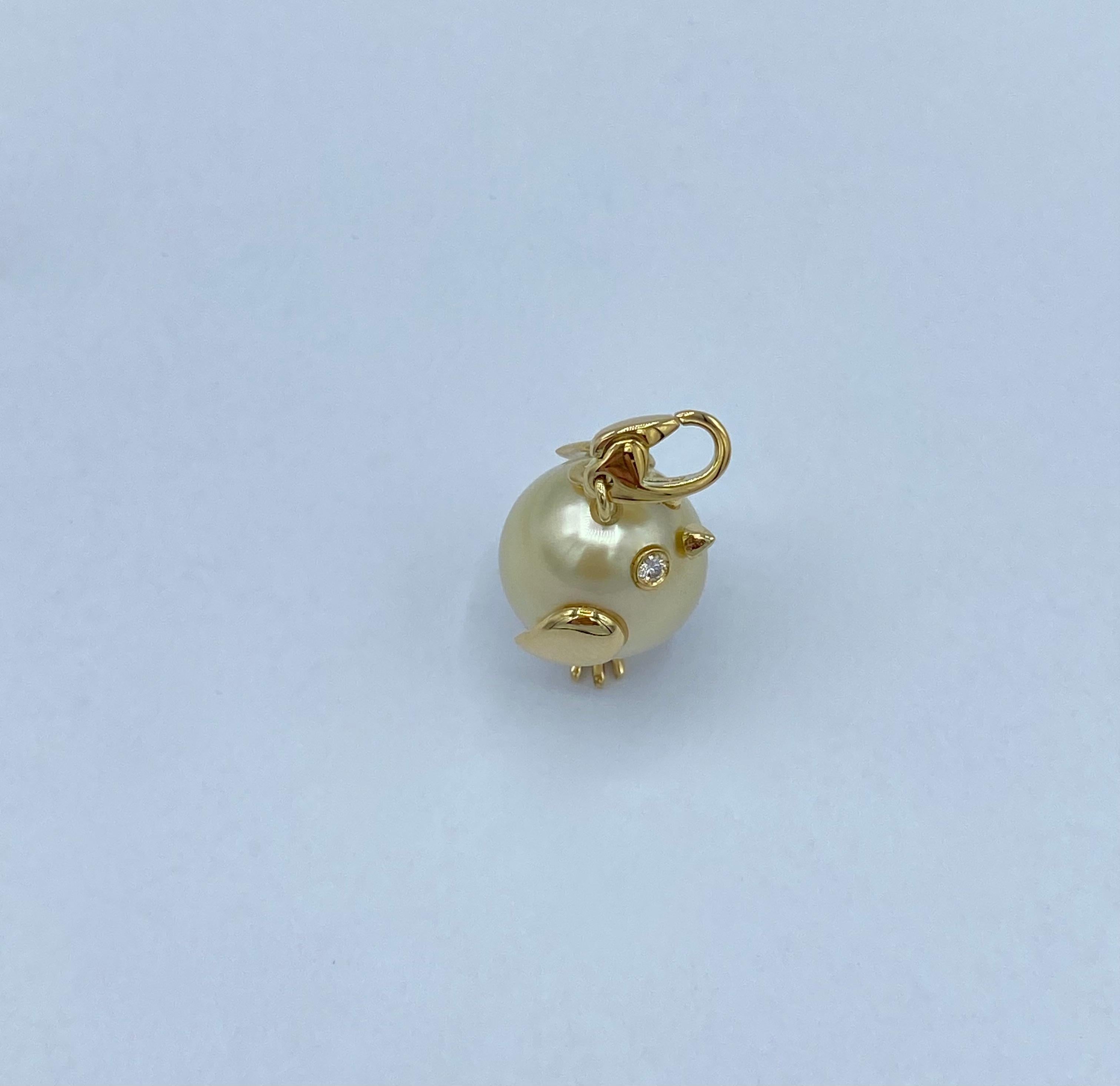18Kt Gold Pearl and White Diamonds Bird Pendant / Charm Made in IT For Sale 2
