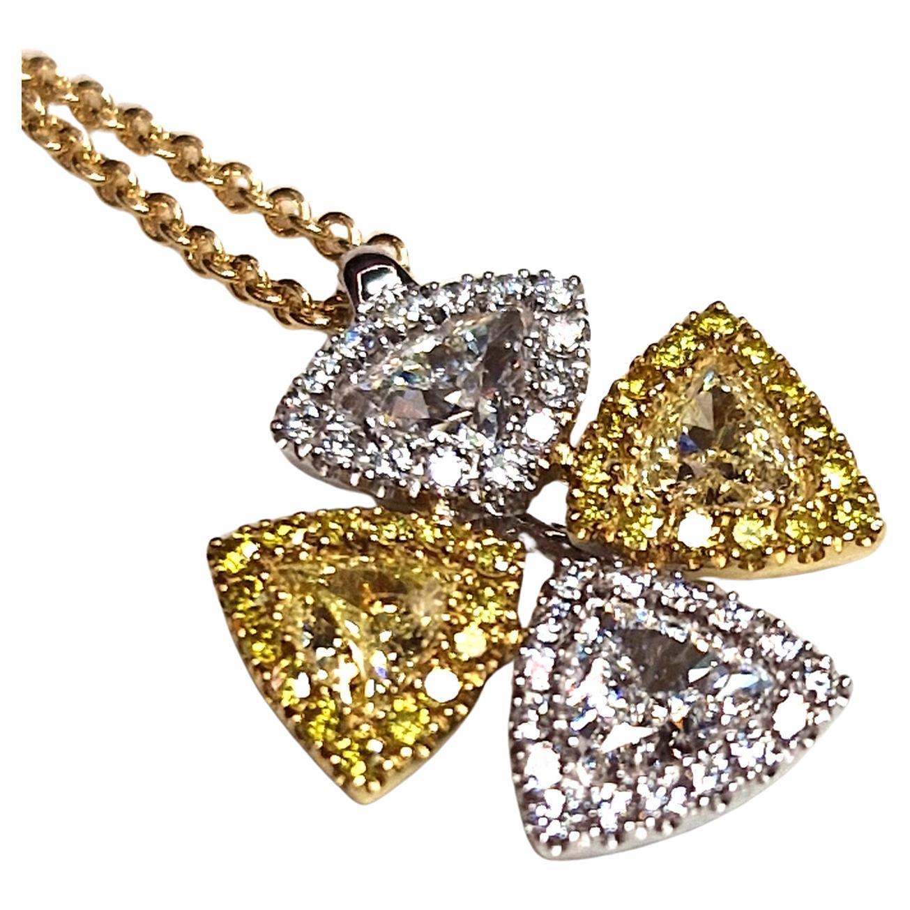 Ciondolo CROCE Moderna con Diamanti fancy
