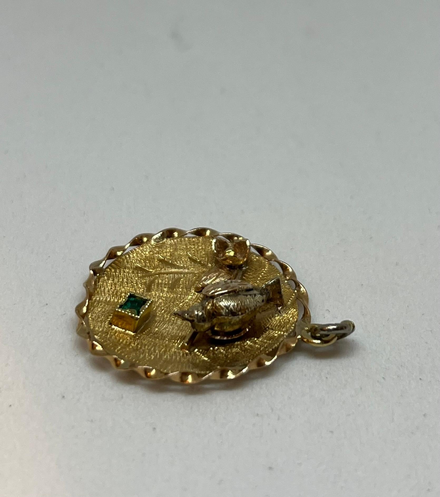 Anhänger der Nachtigall-Medaille an einem Zweig im Zustand „Gut“ im Angebot in Abano Terme, IT