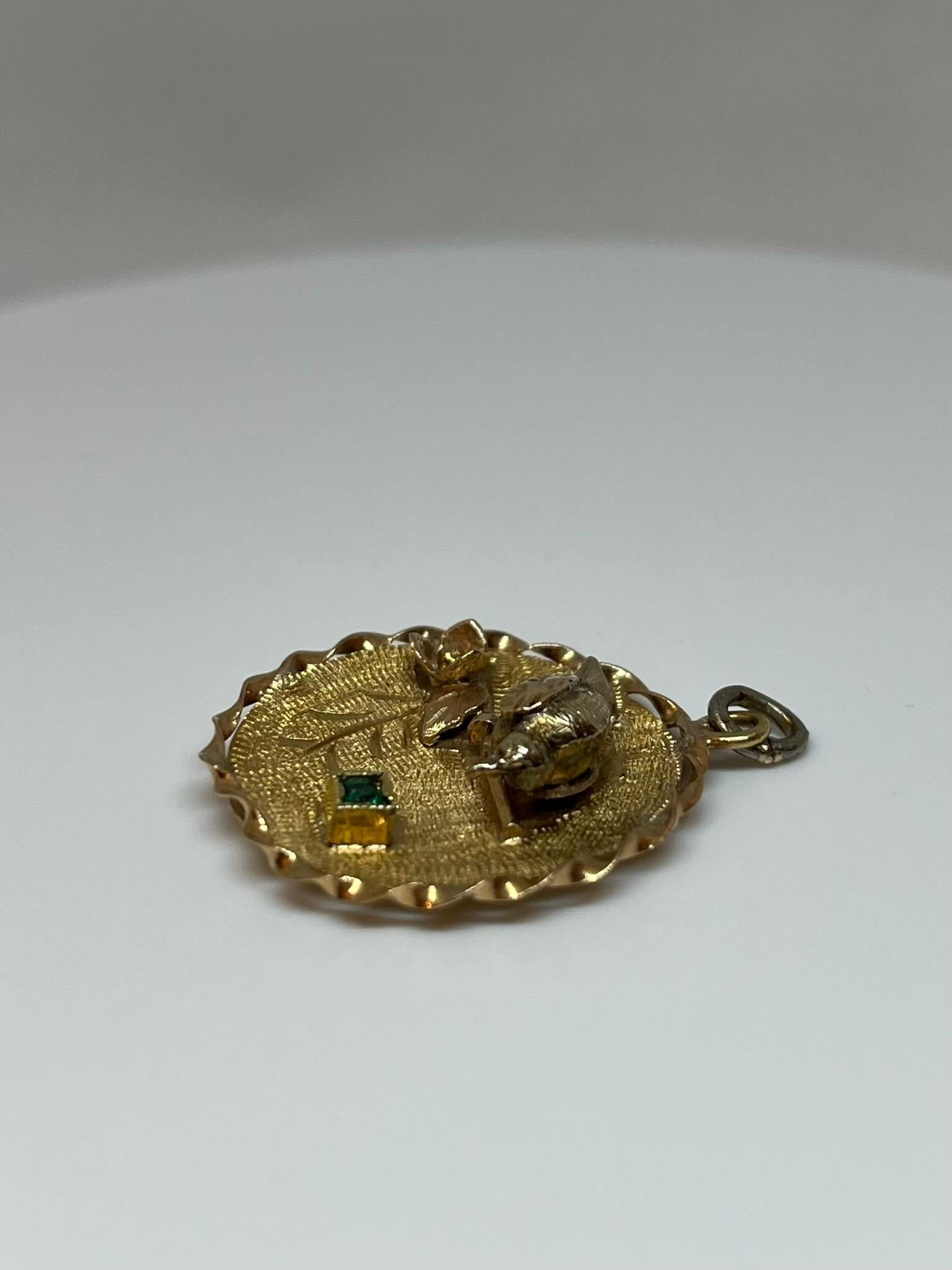 Anhänger der Nachtigall-Medaille an einem Zweig im Angebot 4