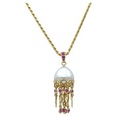 Pendentif méduse avec perle australienne et saphirs roses en or 18Kt