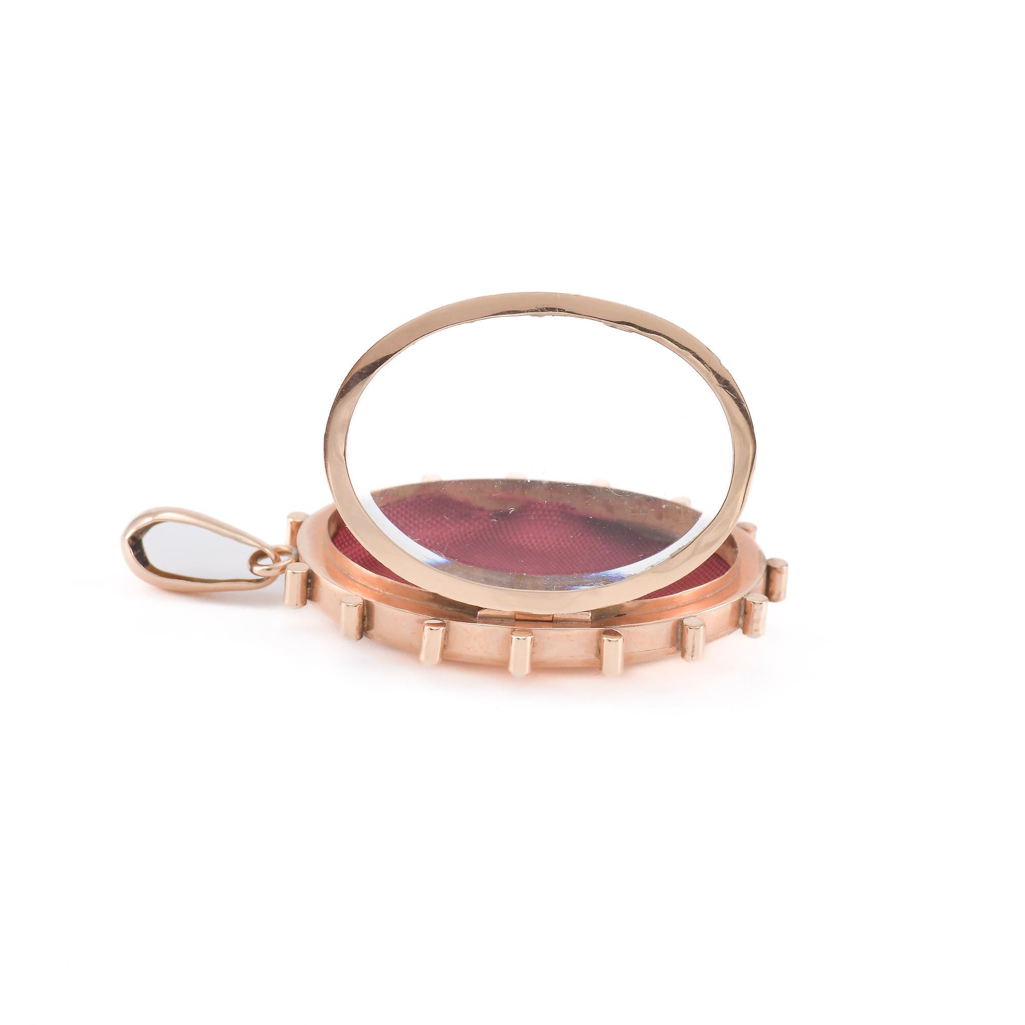 Roségold Fotorahmen-Anhänger mit Flussperlen im Zustand „Gut“ im Angebot in Bologna, IT