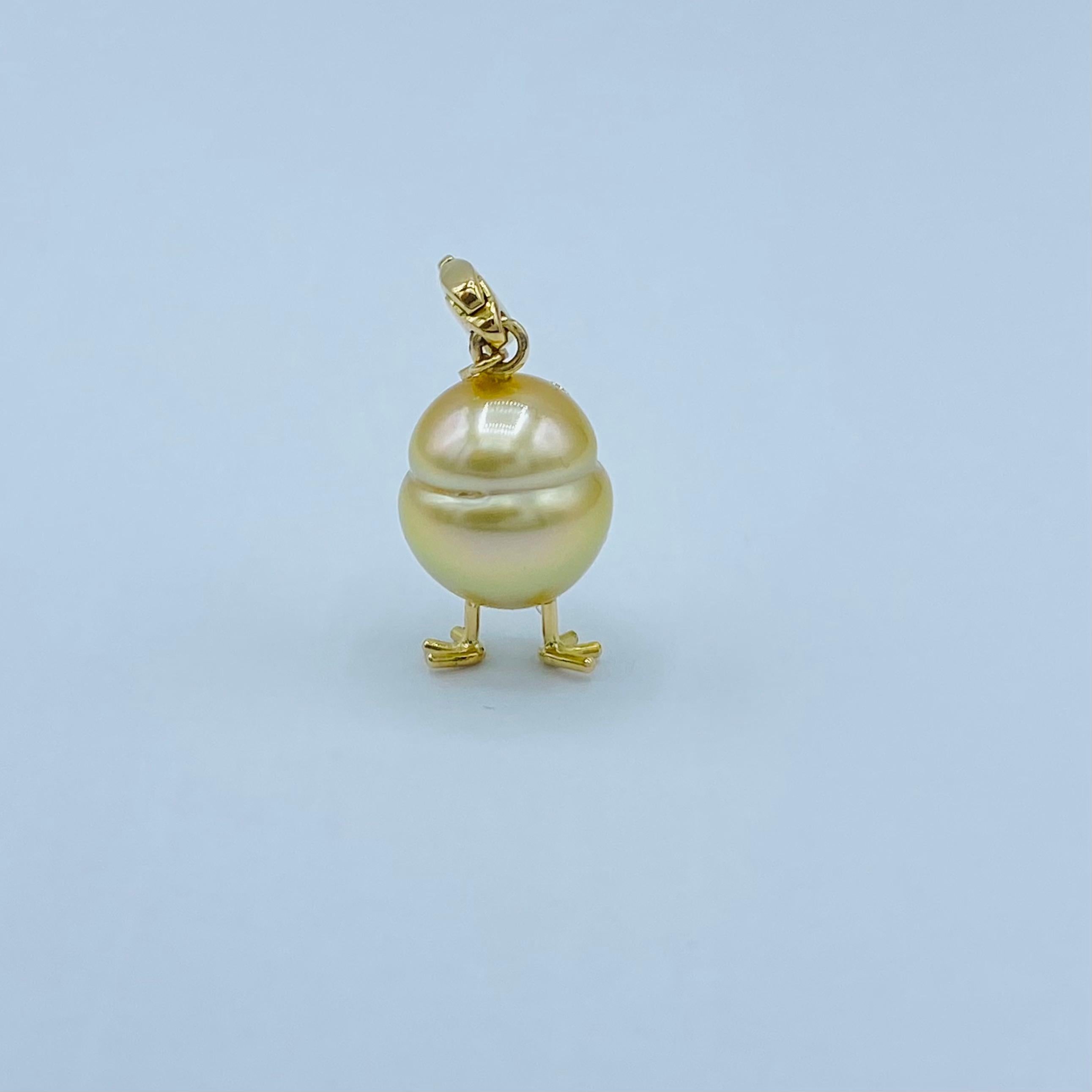 18Kt gold chick pendant with South Sea pearl and diamonds 3