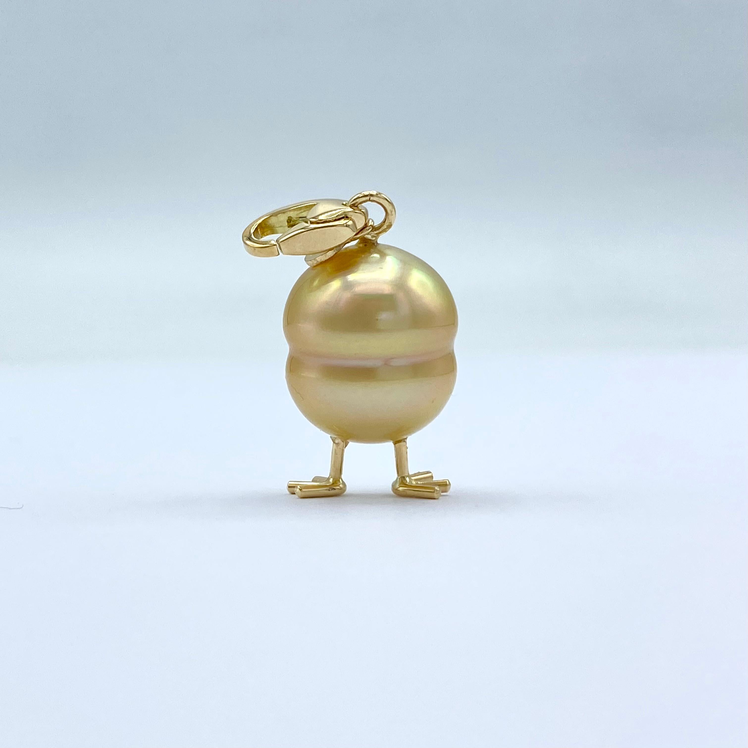 Küken-Anhänger aus 18 Karat Gold mit Südseeperle und schwarzen Diamanten im Angebot 3