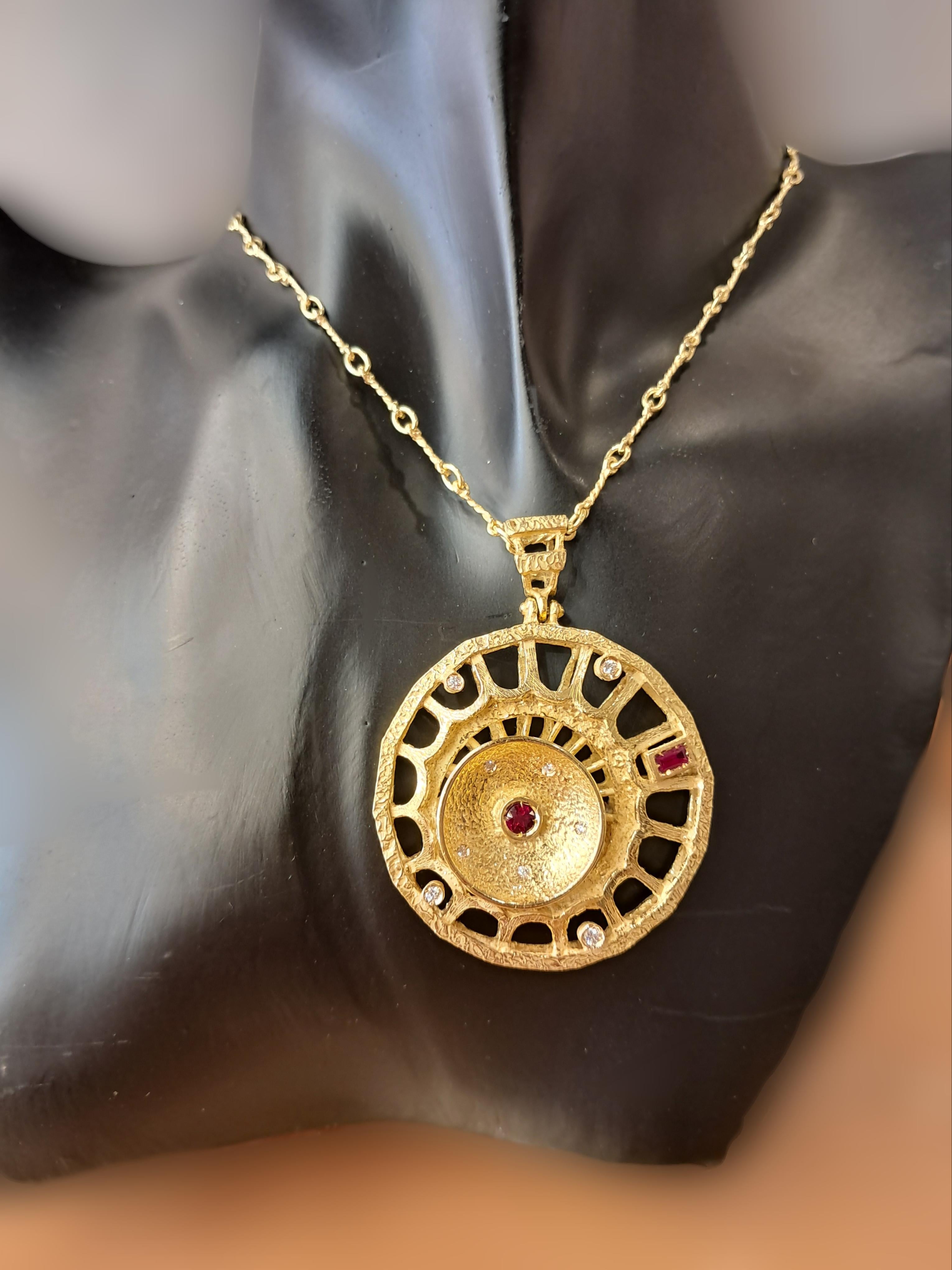 Colgante Sacchi Collection 'Domus' de oro amarillo de 18 quilates y piedras preciosas en venta 3