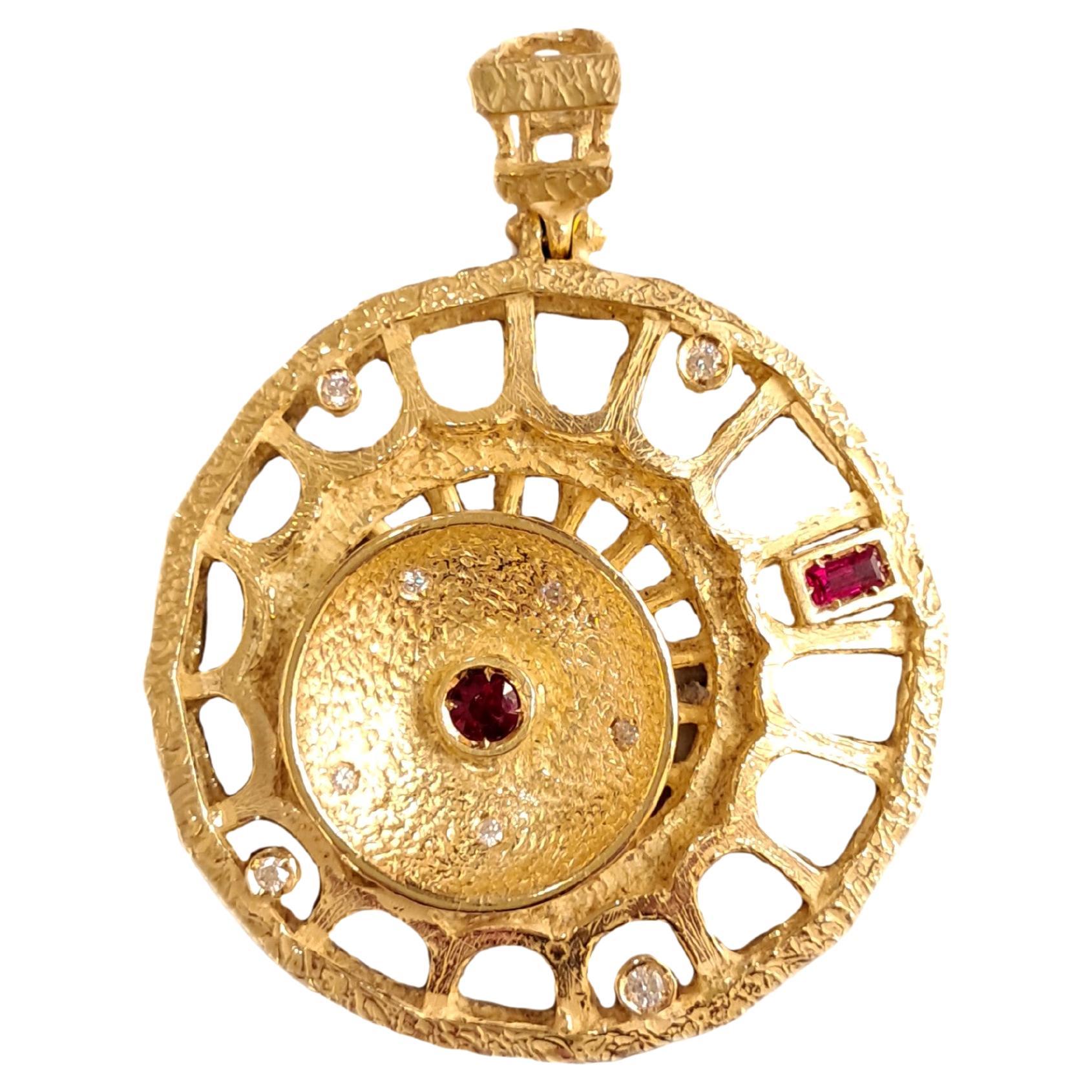 Sacchi Collection "Domus" pendant in 18k yellow gold and precious stones
