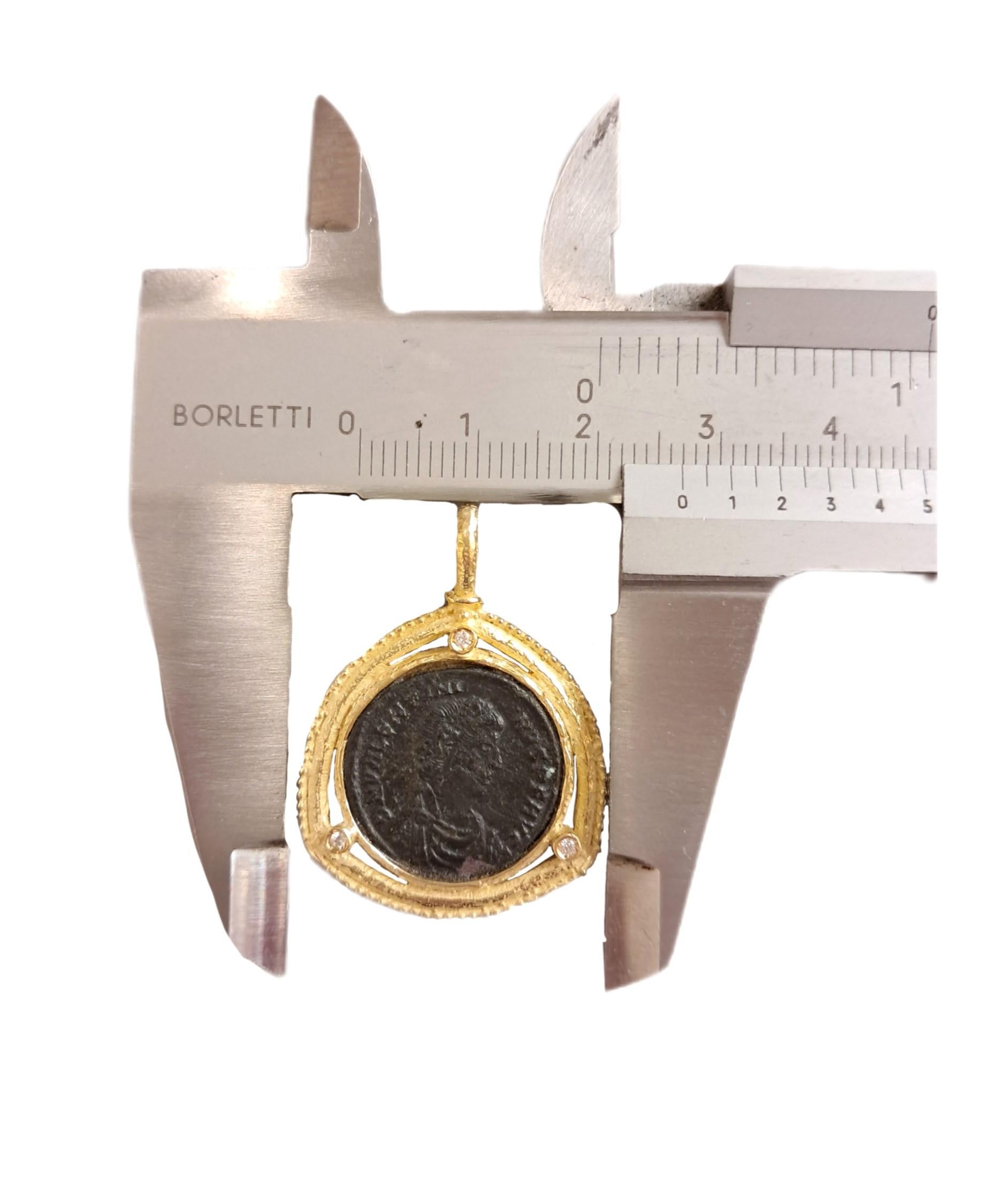 Romain classique Ciondolo Sacchi in Oro 18k con Moneta Romana e Diamanti en vente