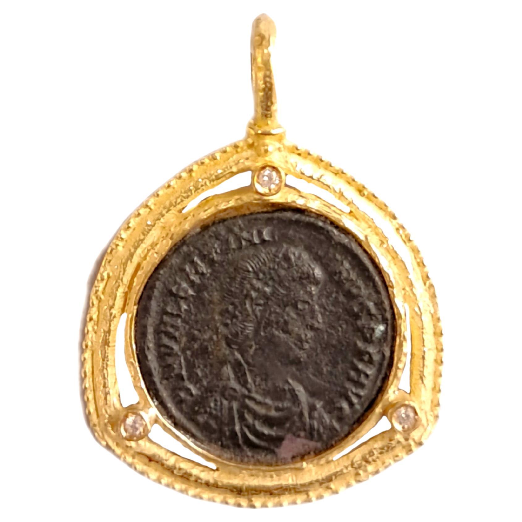 Ciondolo Sacchi in Oro 18k con Moneta Romana e Diamanti en vente