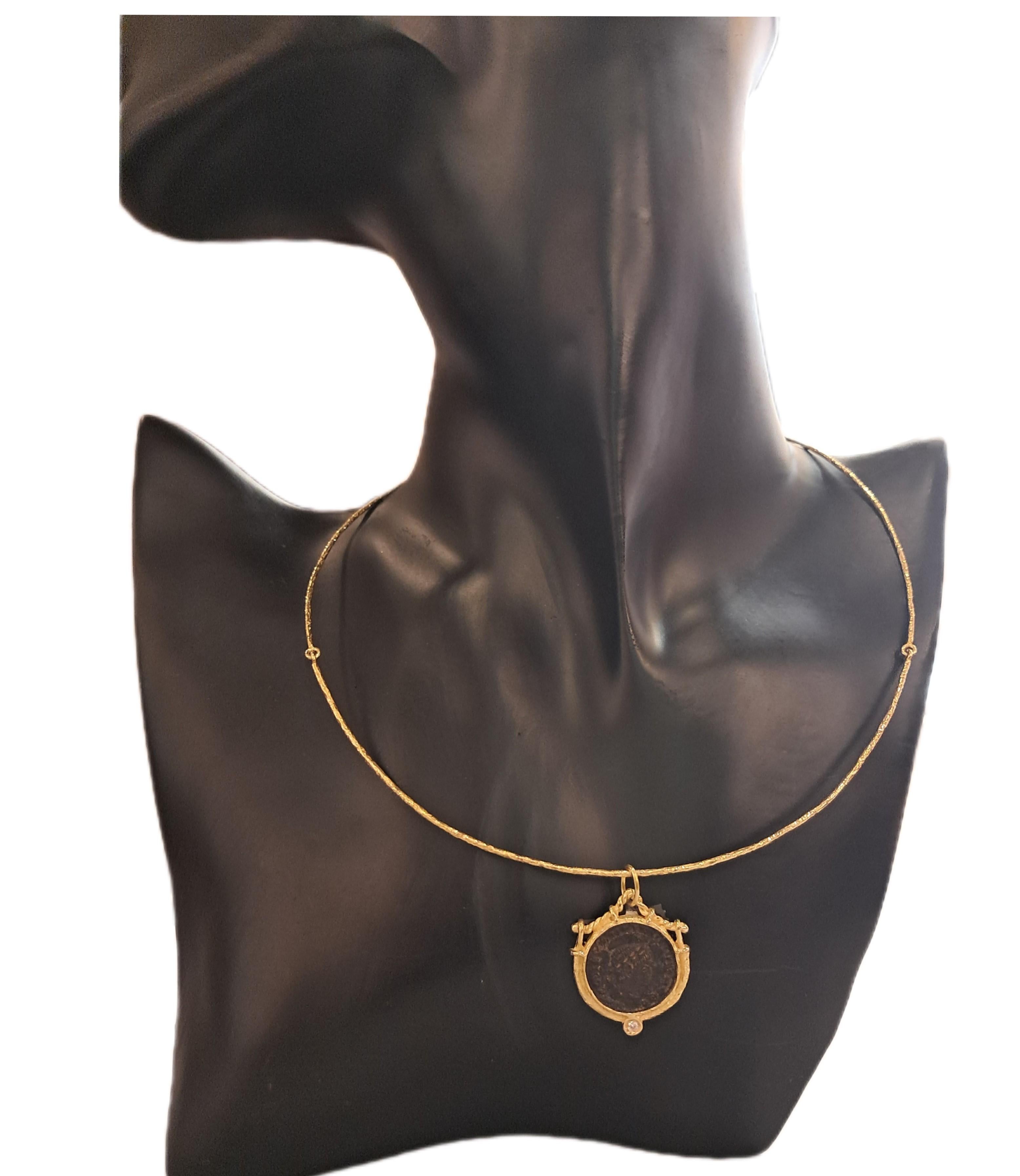 Pendentif Sacchi en or jaune 18 carats avec pièce de monnaie romaine et diamant en vente 10