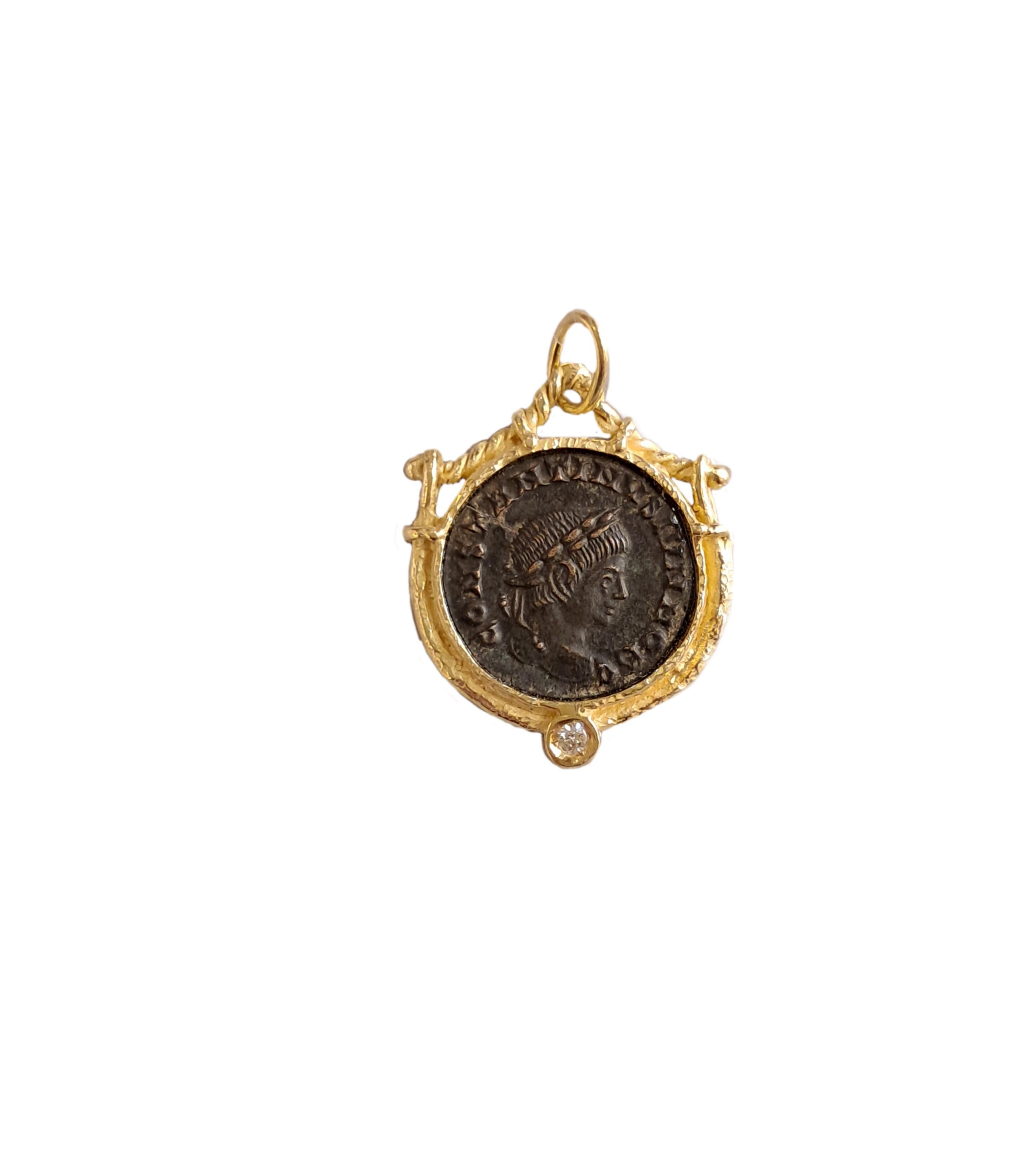 Pendentif romain et diamant taille brillant de 0,05 carat en or jaune 18 carats satiné, de la collection 