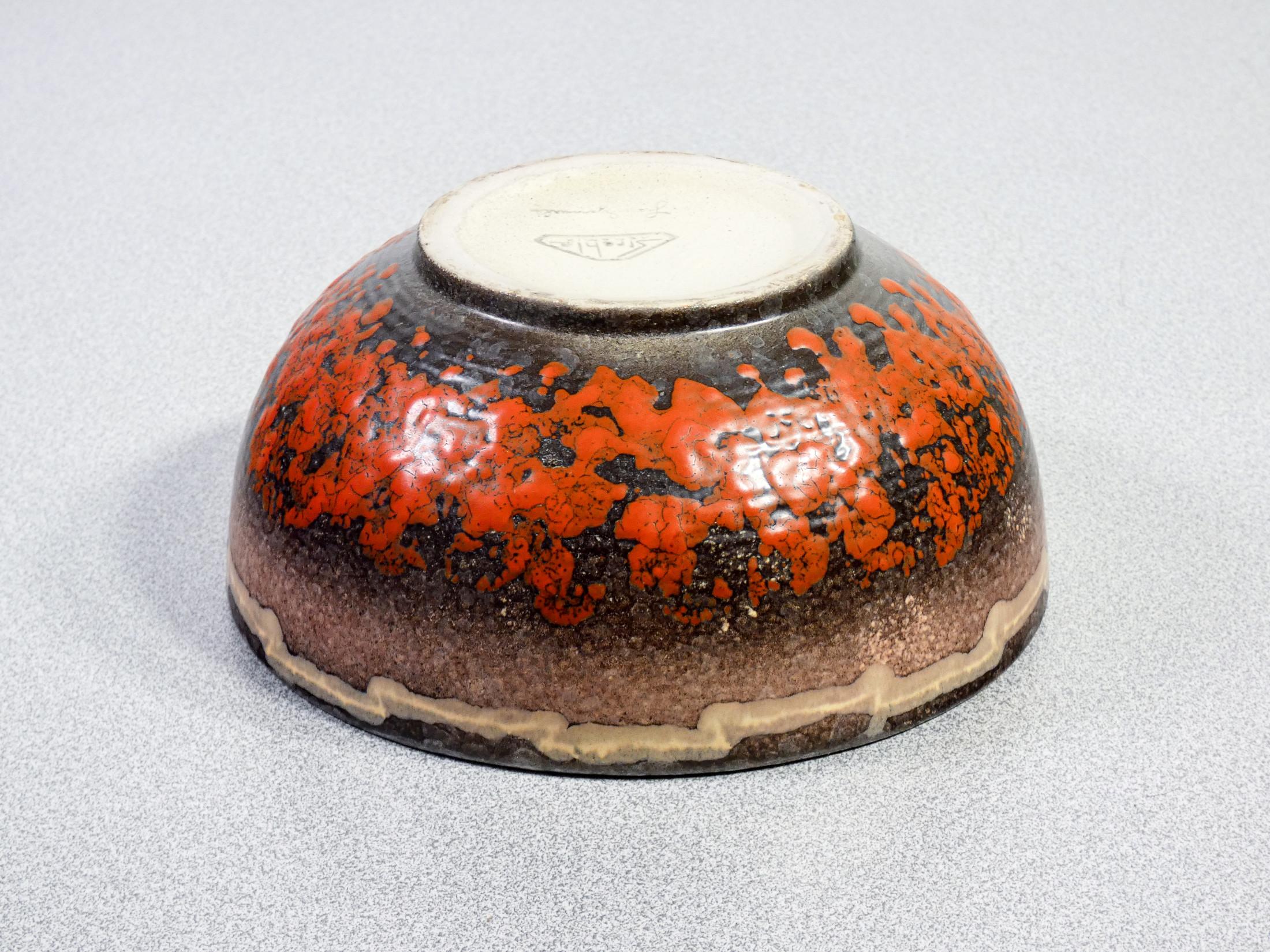Ciotola con coperchio in maiolica smaltata firmata Strehla Keramik. Fat Lava. in vendita 7