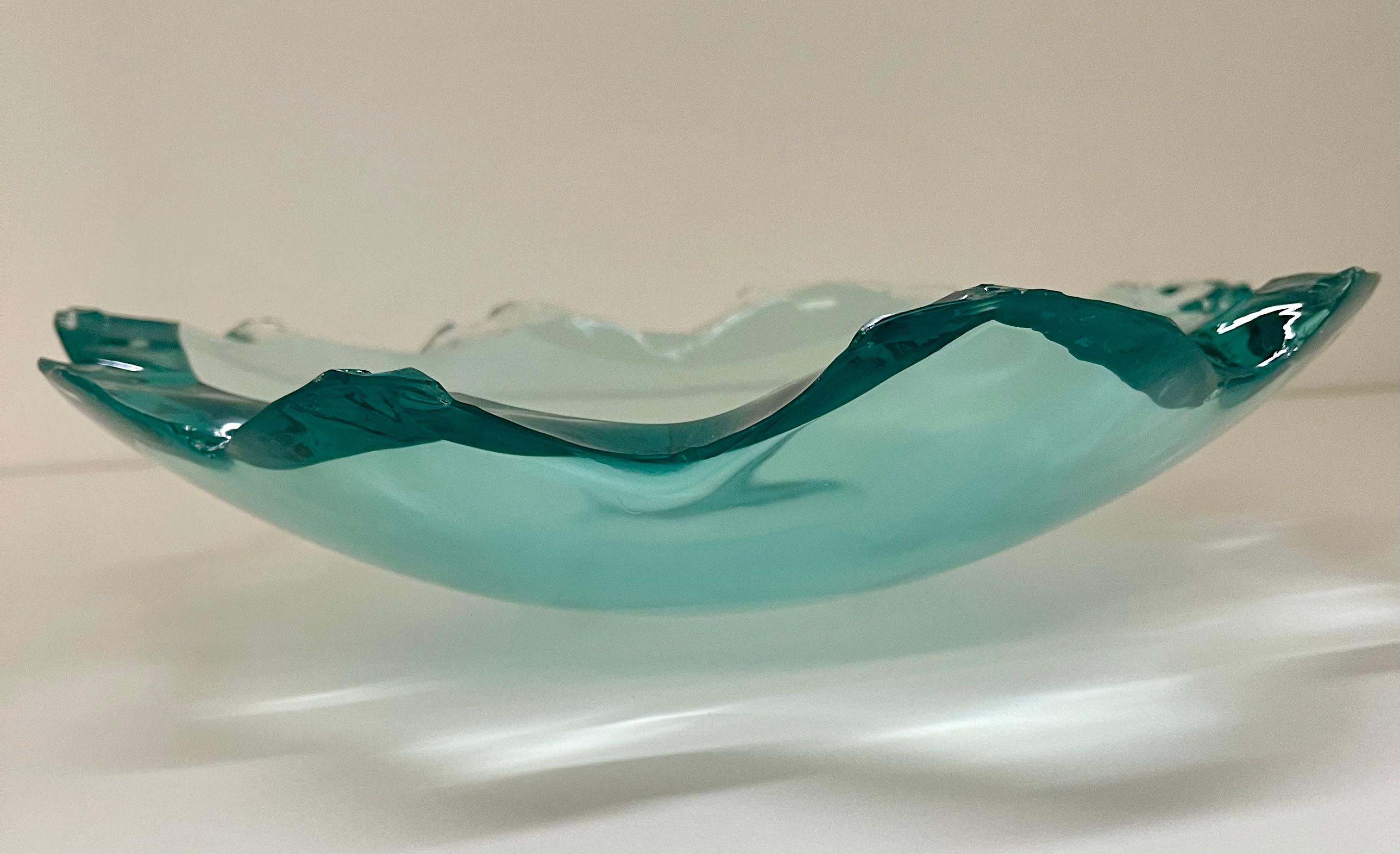 Hand-Crafted Contemporary hand-carved crystal bowl by Ghiró Studio For Sale