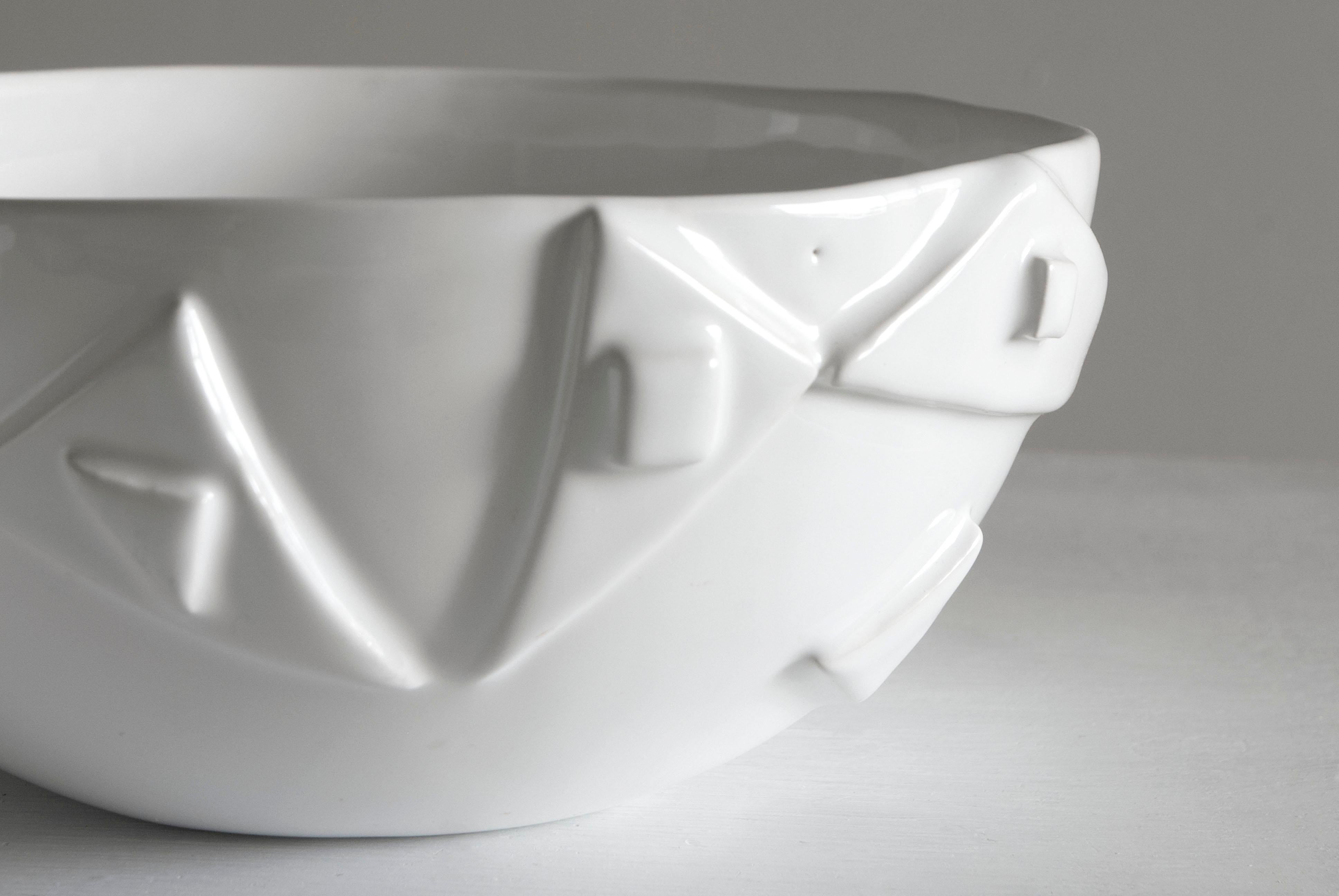 Hand-Crafted white ceramic bowl with embossed triangle decoration For Sale