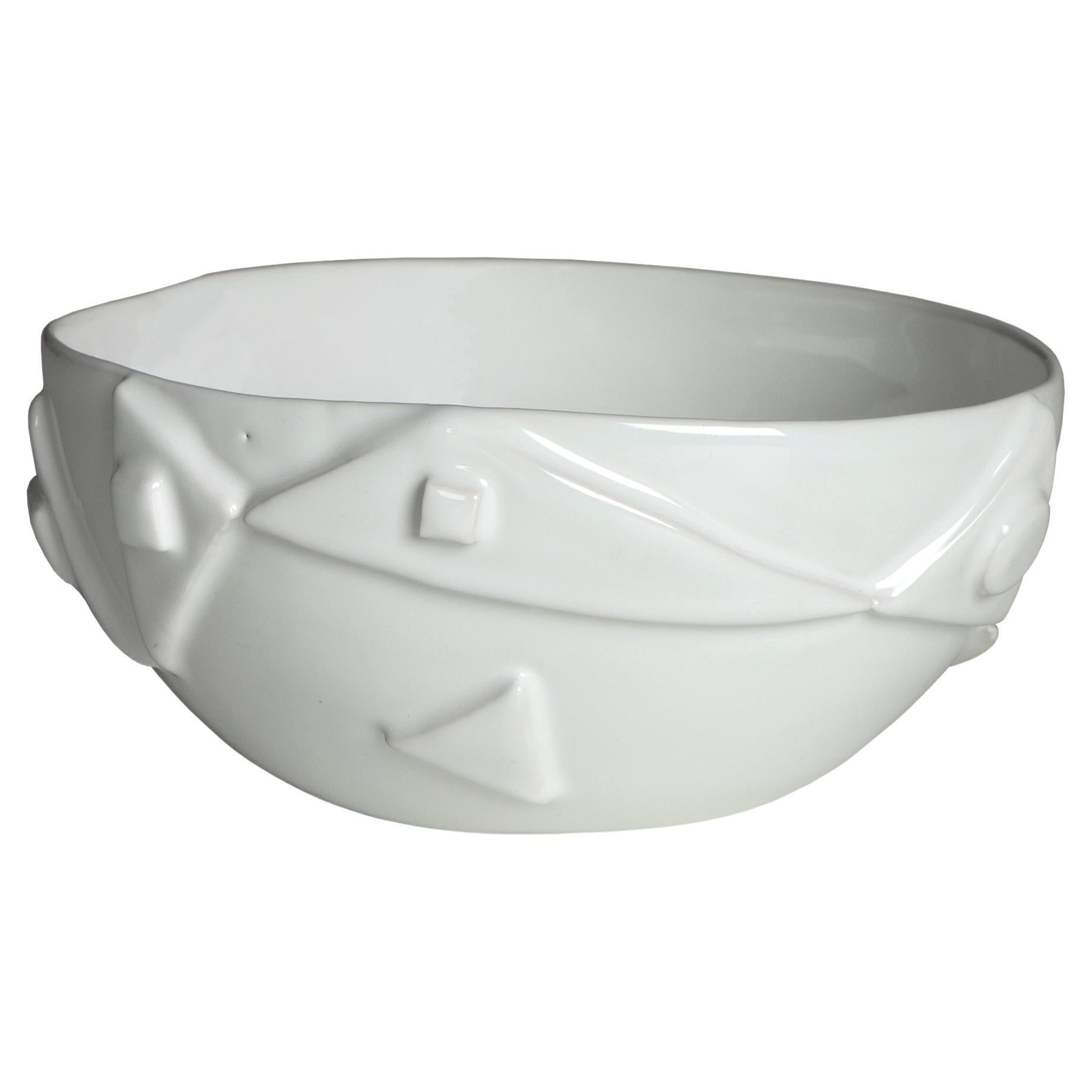 white ceramic bowl with embossed triangle decoration For Sale