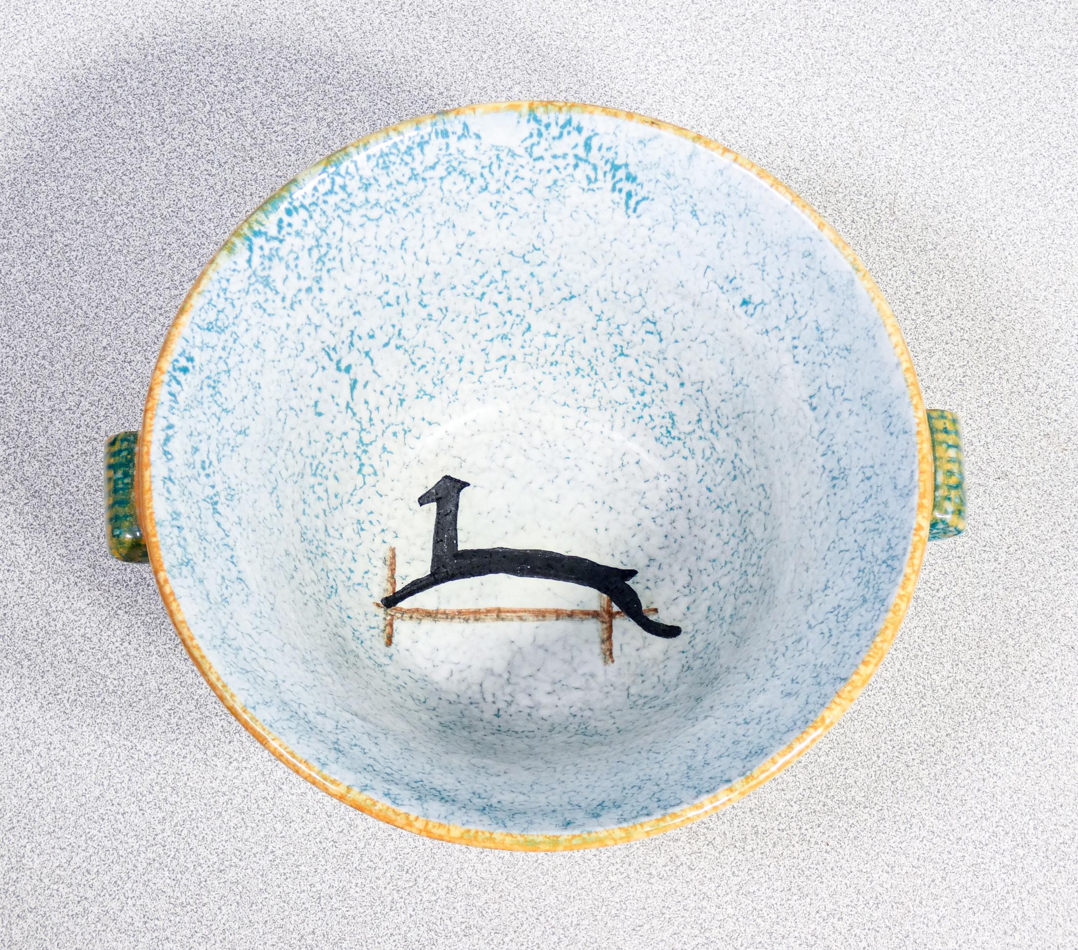 Late 20th Century CIMA Perugia hand-painted majolica bowl. Italy, 1980s For Sale