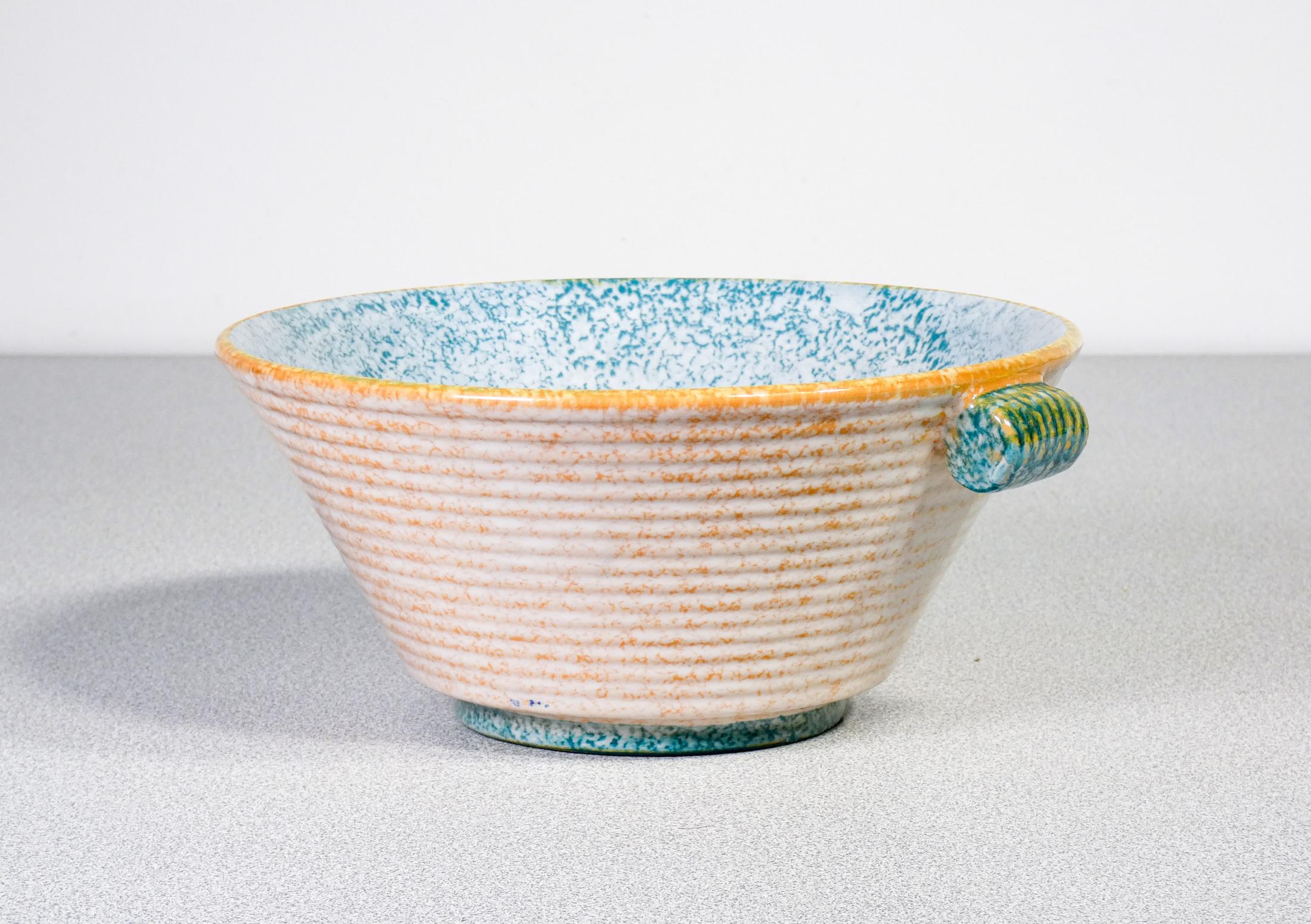 CIMA Perugia hand-painted majolica bowl. Italy, 1980s For Sale 3