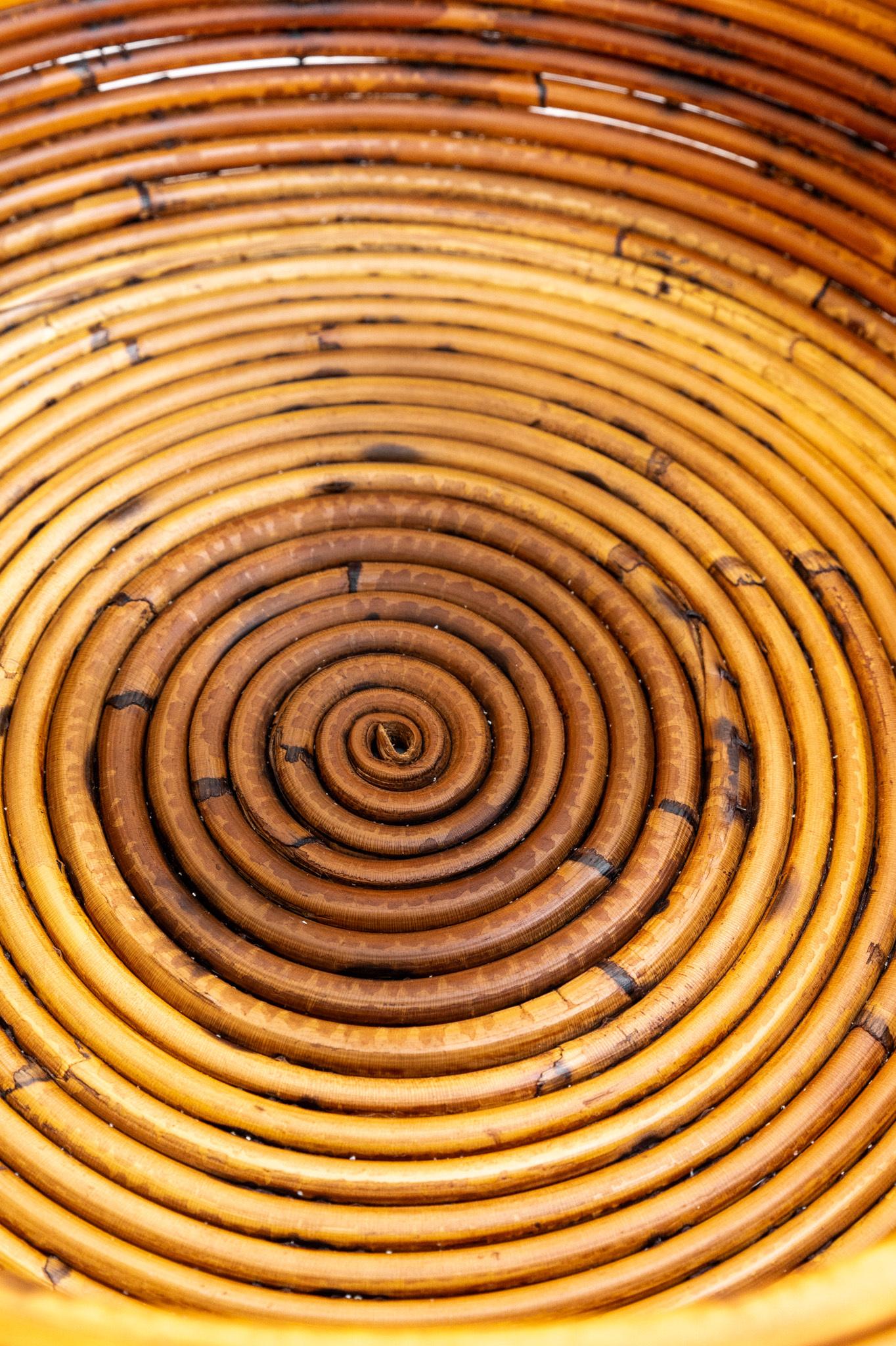 Italian Ciotola in rattan Anni '60 nello stile di Gabriella Crespi in vendita