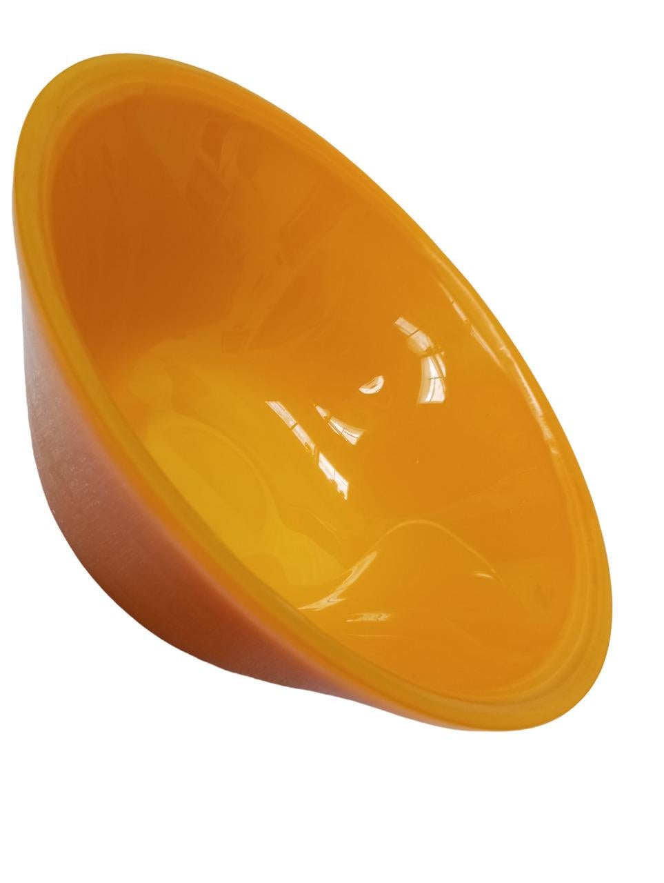 Chinese Coupe en verre épais, ocre jaune, Pékin/Chine sec. XX en vente