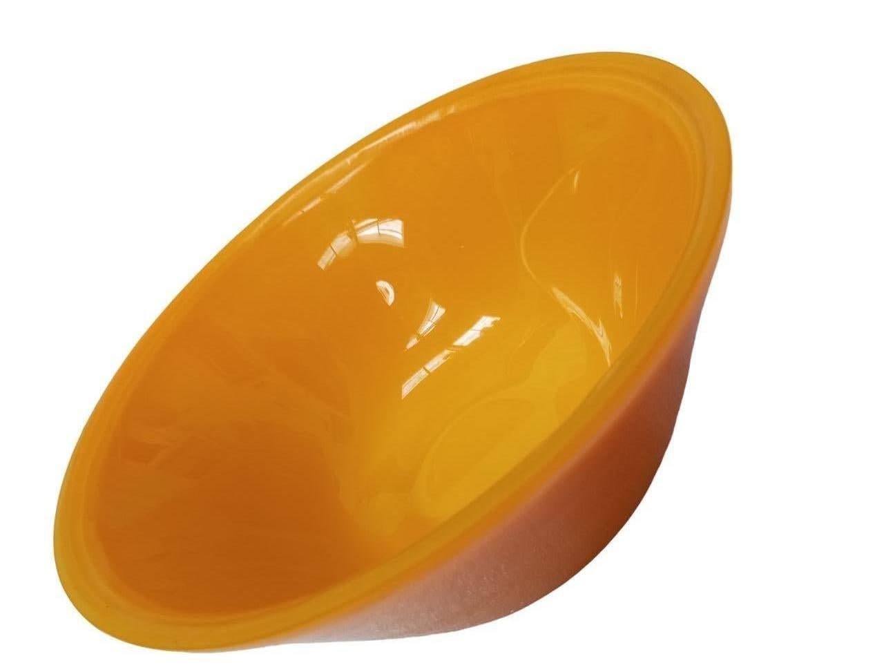Coupe en verre épais, ocre jaune, Pékin/Chine sec. XX Excellent état - En vente à Firenze, FI