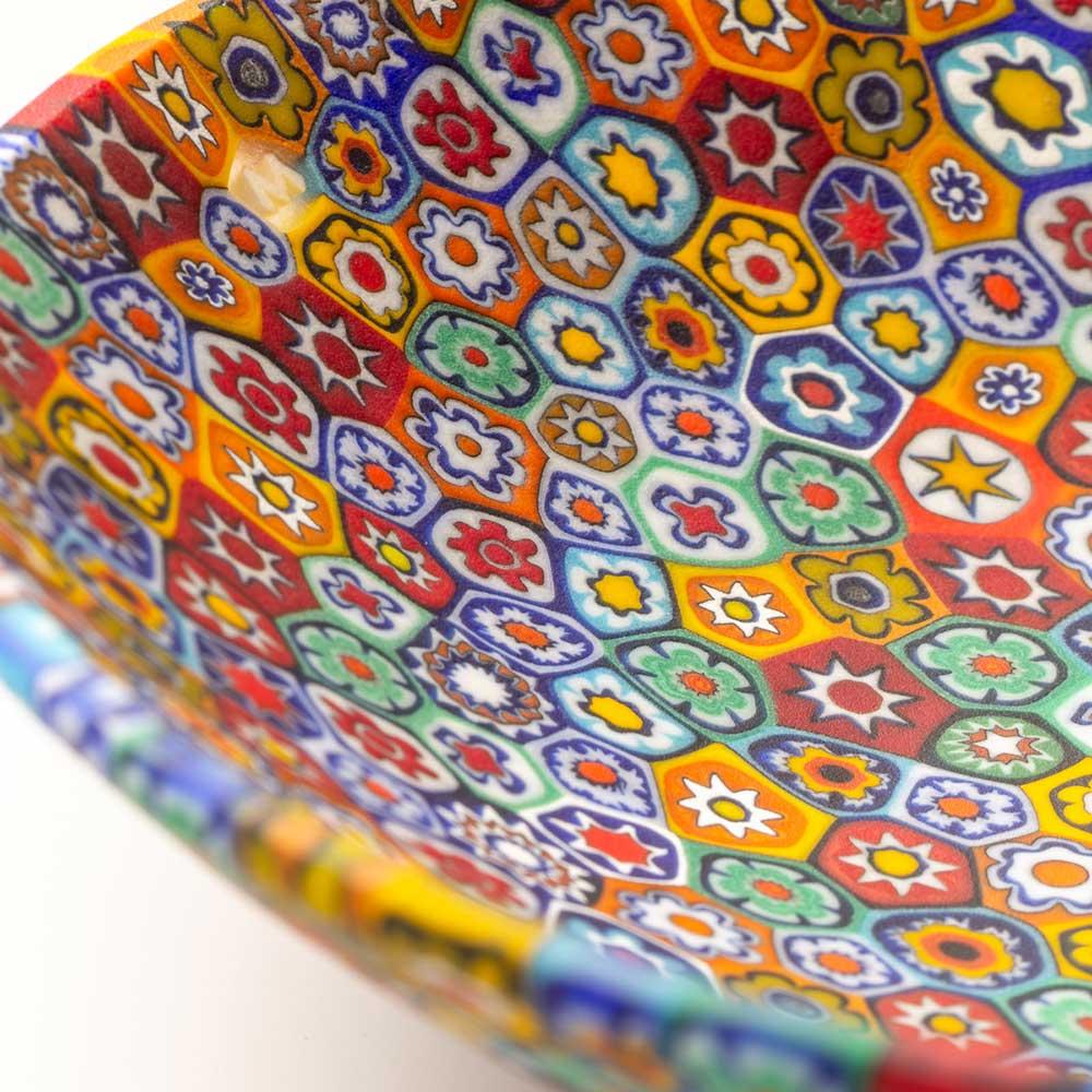 Schale aus Muranoglas Millefiori aus mehrfarbigem Murrine ø 13 cm (Handgefertigt) im Angebot