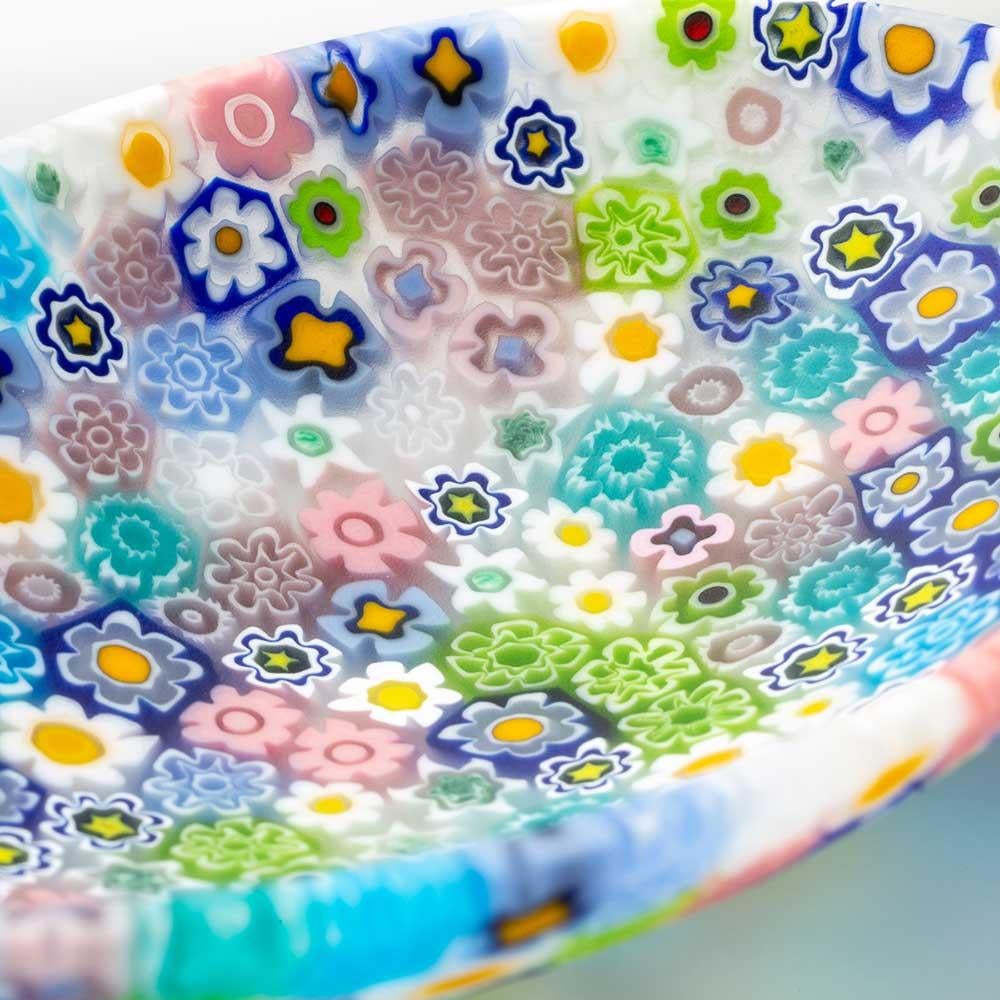 Fatto a mano Ciotola ovale in vetro di Murano millefiori 10.5 x 7.5 cm in vendita