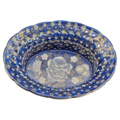 Blue and gold porcelain openwork bowl with Qianlong apocryphal seal - China