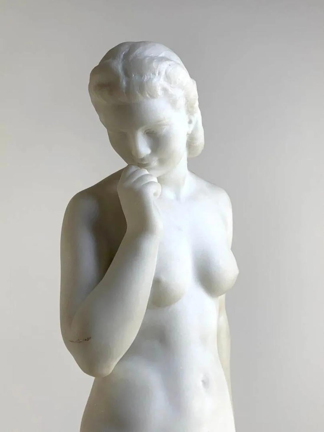 Baigneuse - Una raffinata scultura in marmo di Carrara di Ugo Cipriani di Menevil in vendita 1