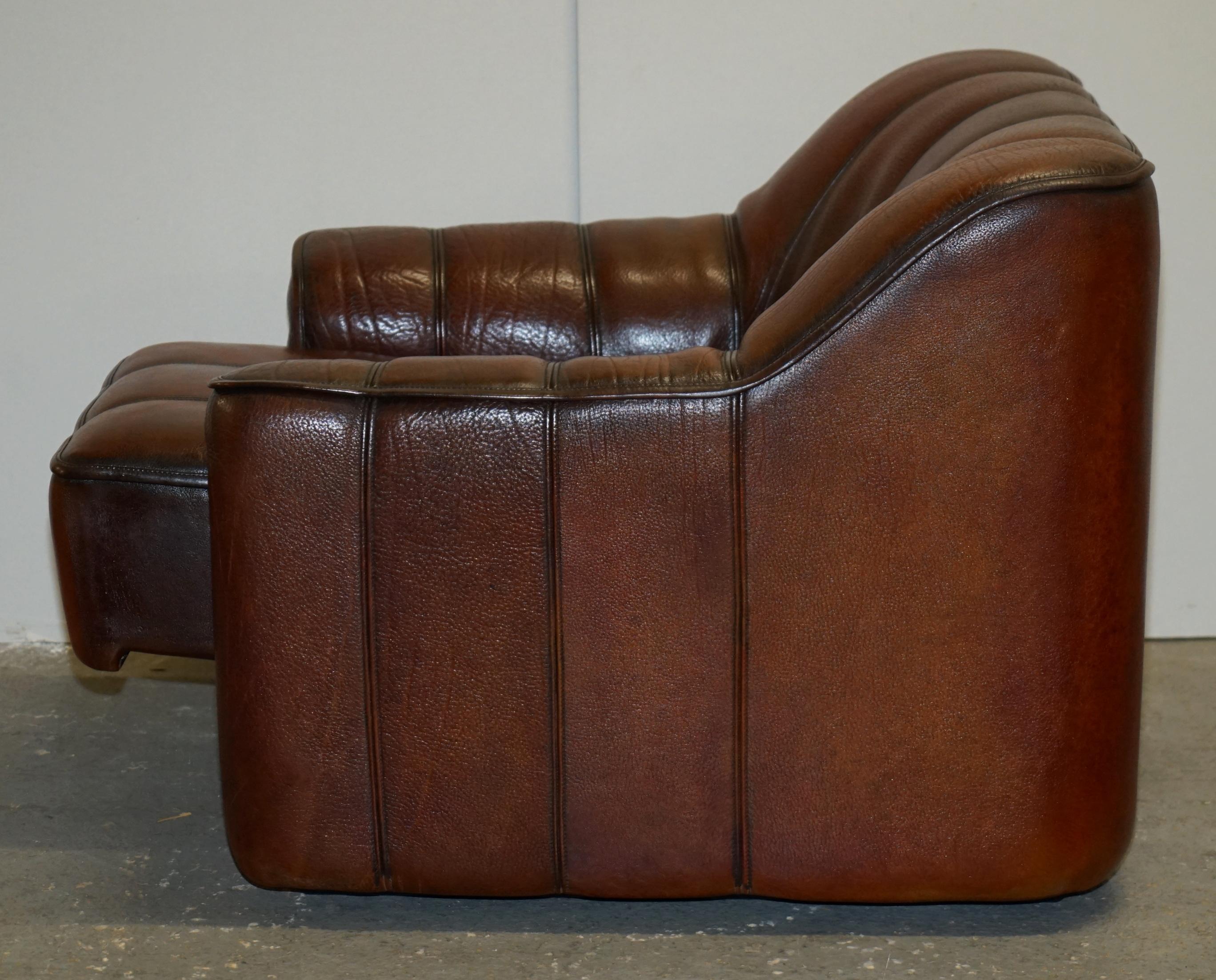 CIR 1960's DE SEDE DS-44 RECLINING BROWN BUFFALO NECK LEATHER ARMCHAIR & OTTOMAN For Sale 6